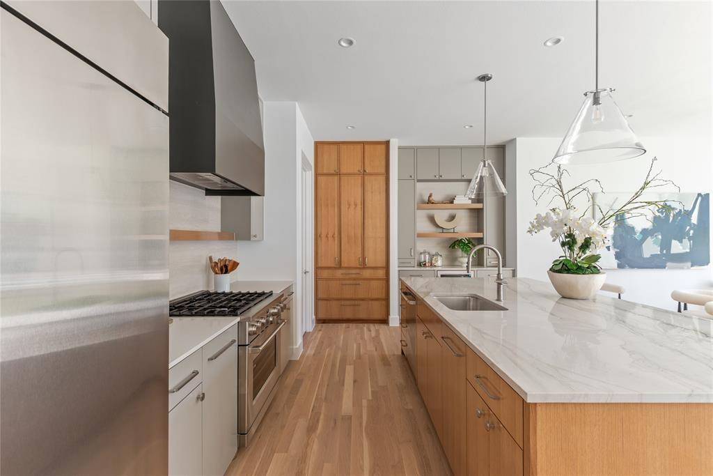 Dallas, TX 75220,3826 Seguin Drive