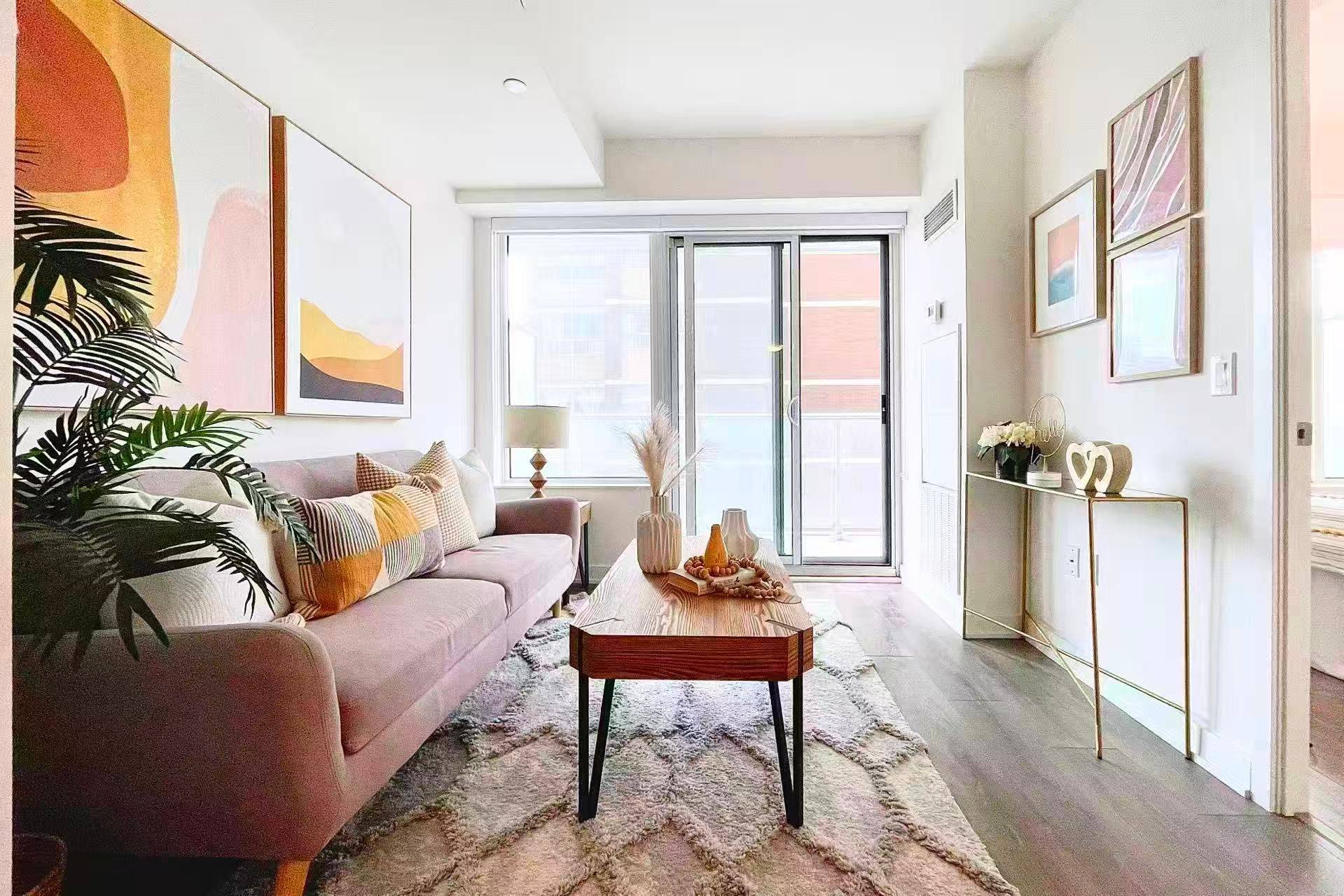 Toronto C10, ON M4P 0E4,195 Redpath AVE #908