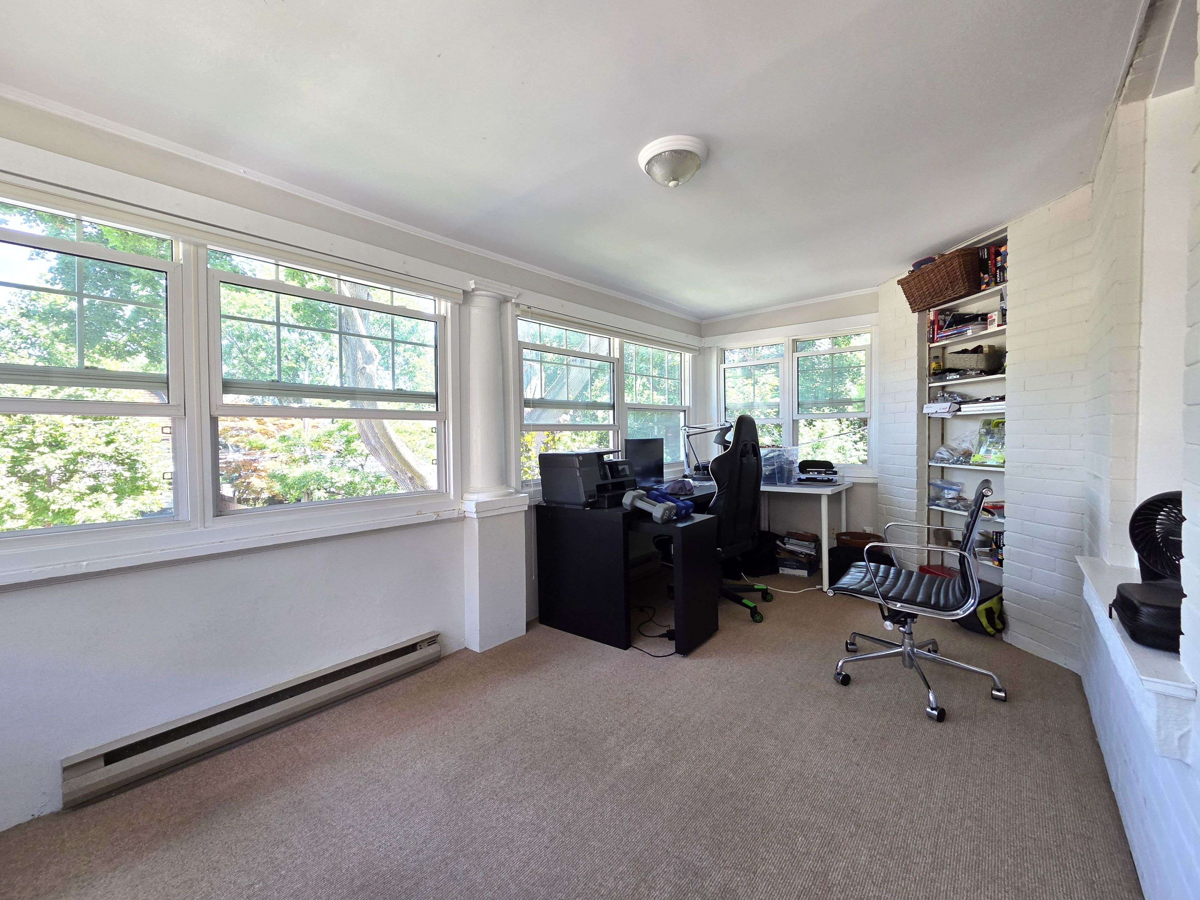 Toronto C02, ON M4V 2B2,2 Bryce AVE #2