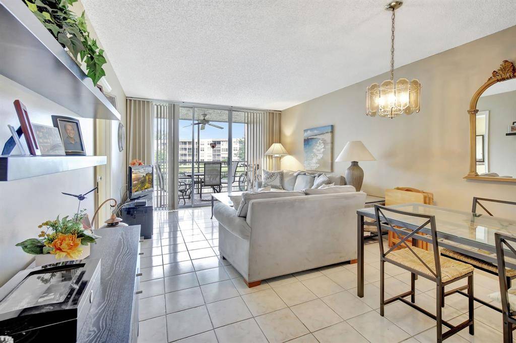 Davie, FL 33324,9311 Orange Grove Dr #210