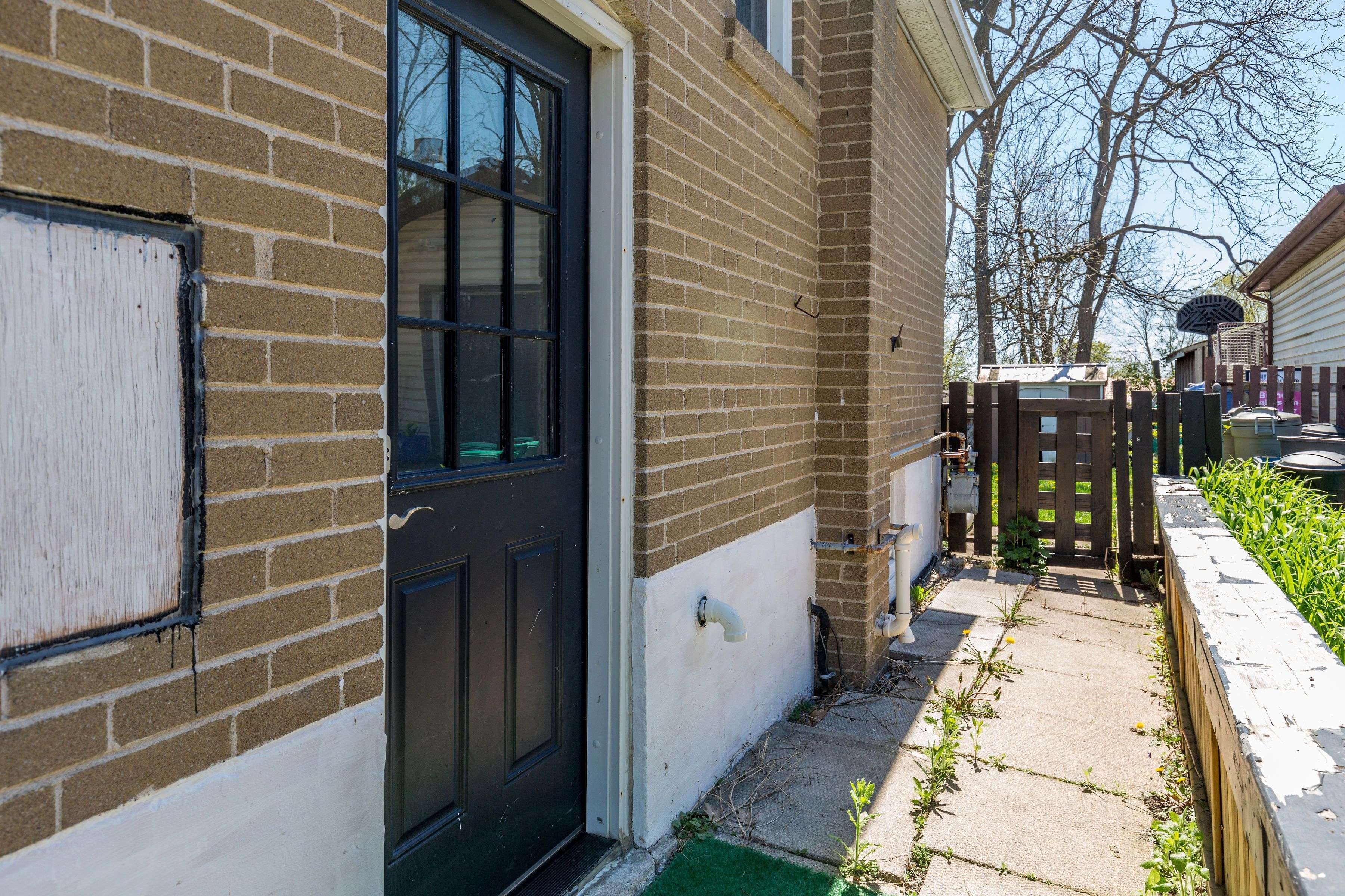 Barrie, ON L4M 2S3,19 Agnes ST #Basement