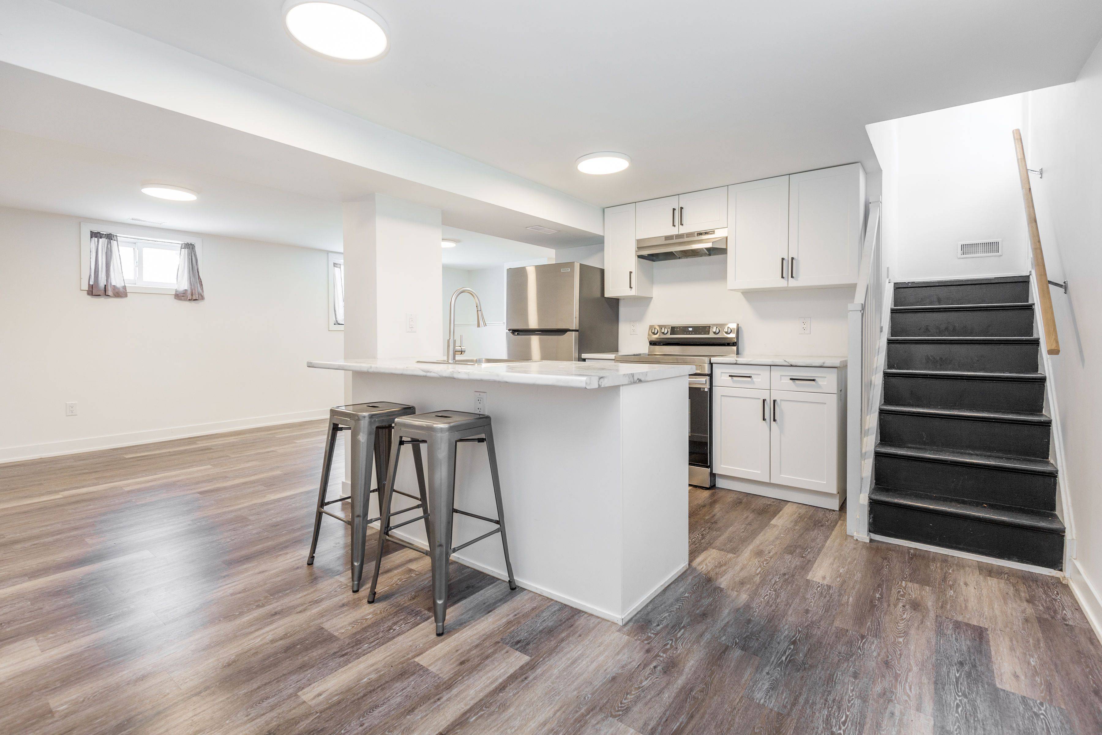 Barrie, ON L4M 2S3,19 Agnes ST #Basement