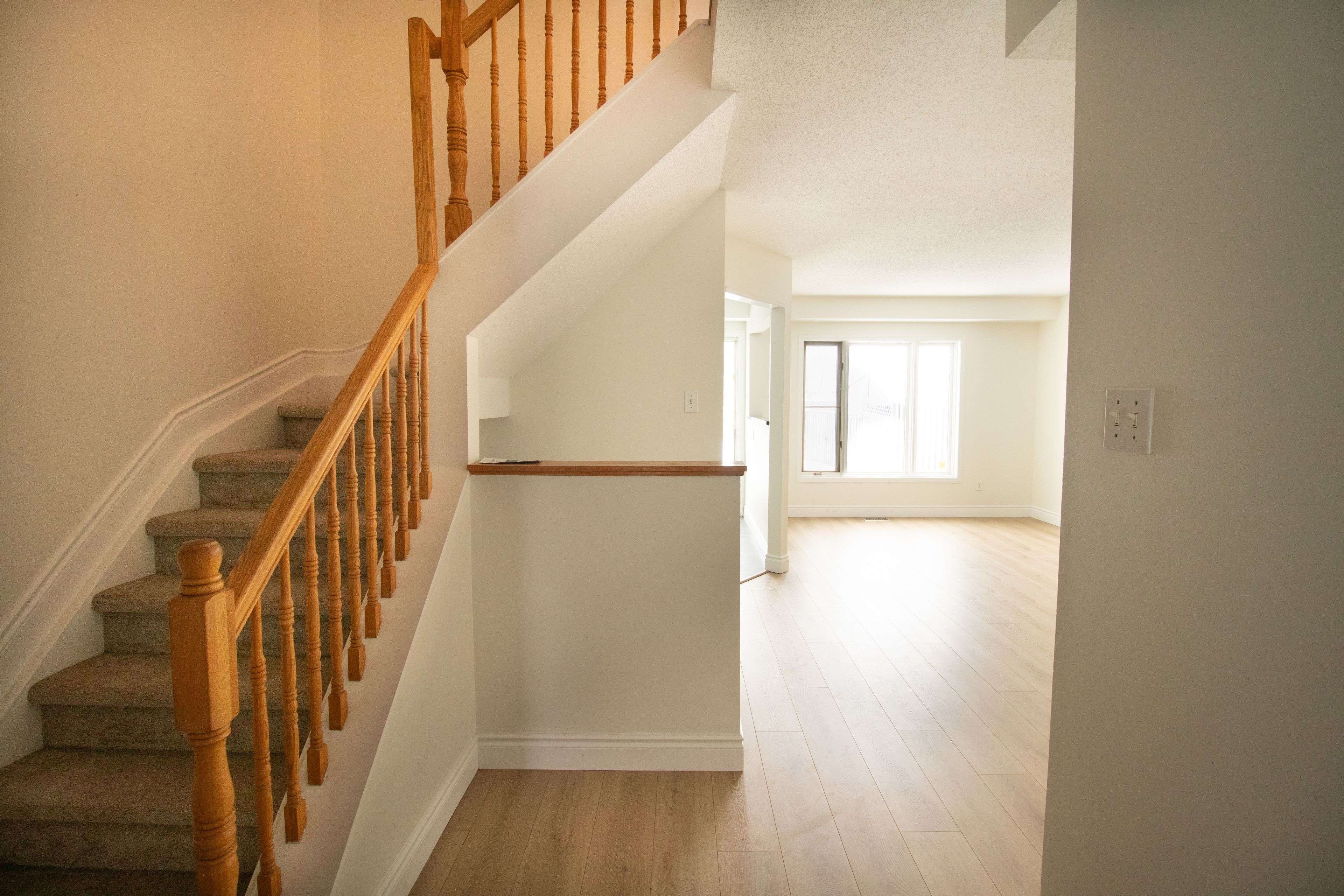 Barrhaven, ON K2J 4K6,73 Longshire CIR