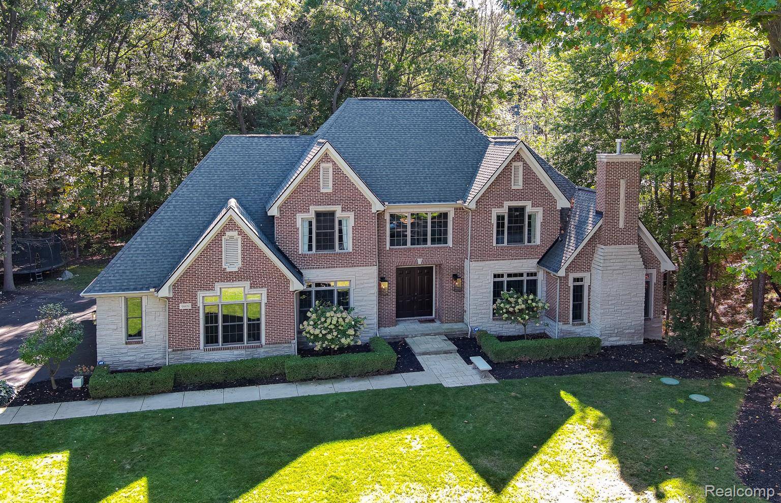 Clarkston, MI 48348,9909 Kingston RDG