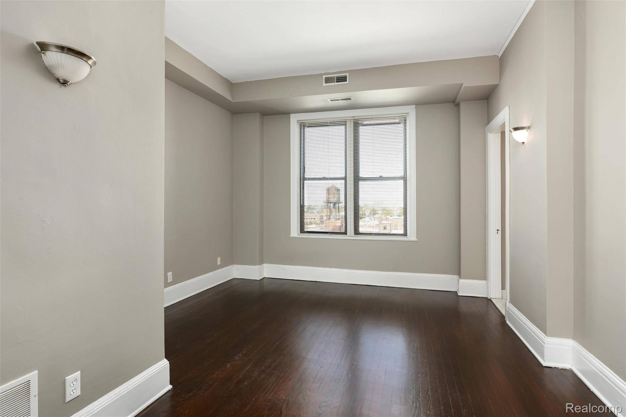 Detroit, MI 48207,2900 E Jefferson AVE #c6a