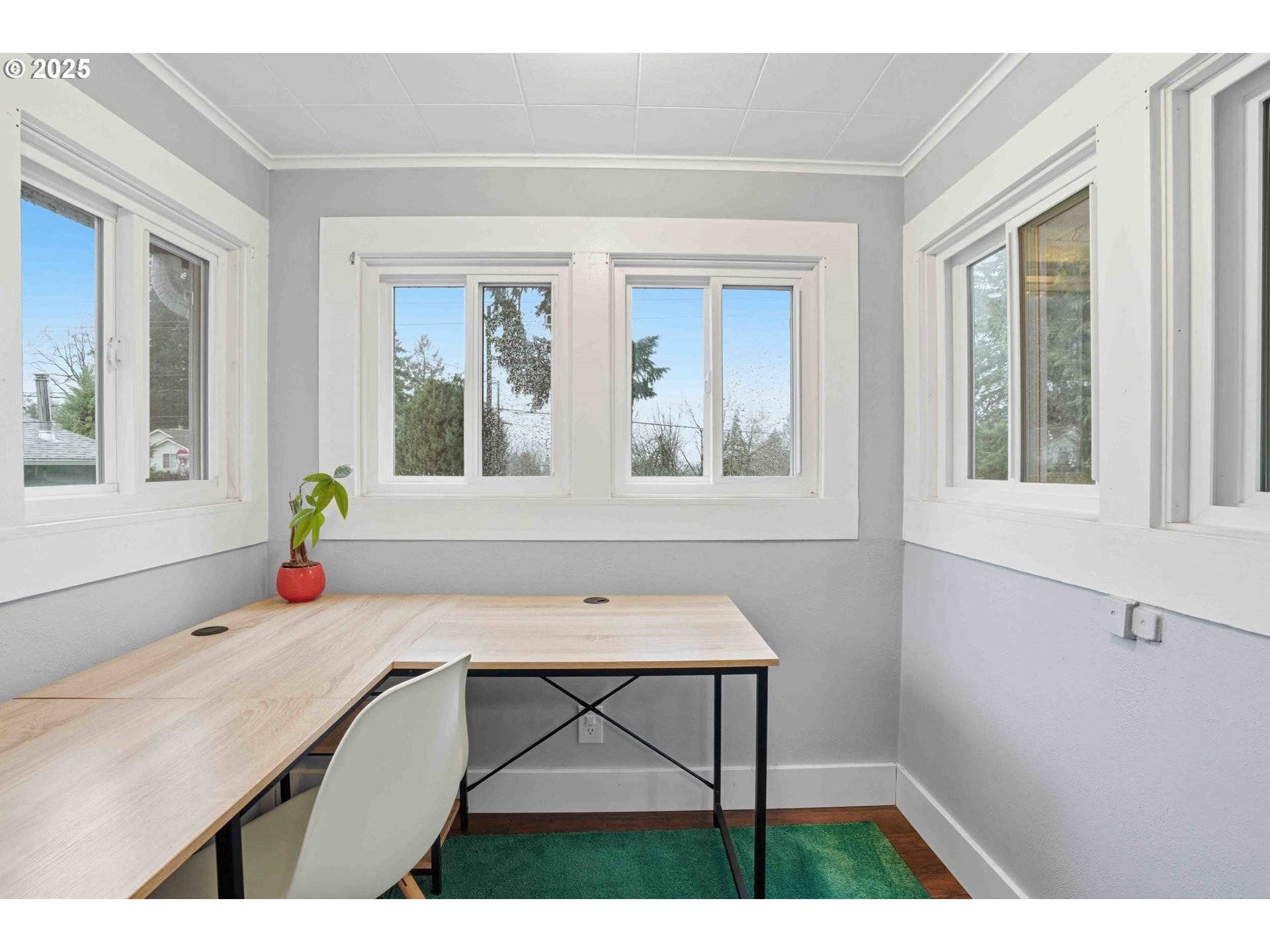 Oregon City, OR 97045,820 BARCLAY HILLS DR