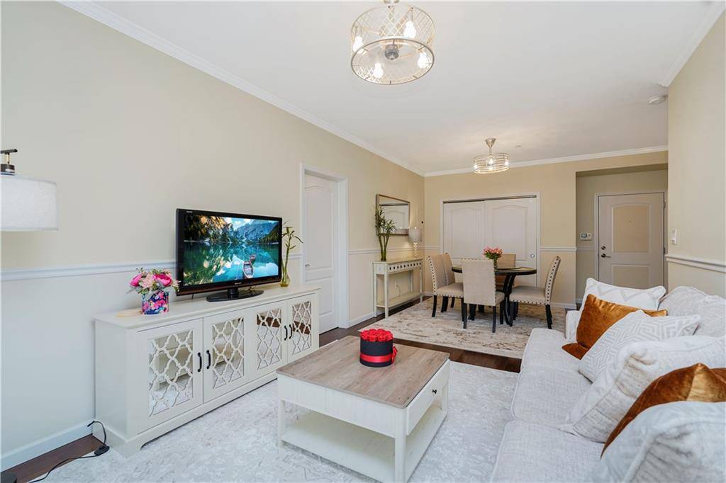 Staten  Island, NY 10314,1235 Forest Hill RD #2E