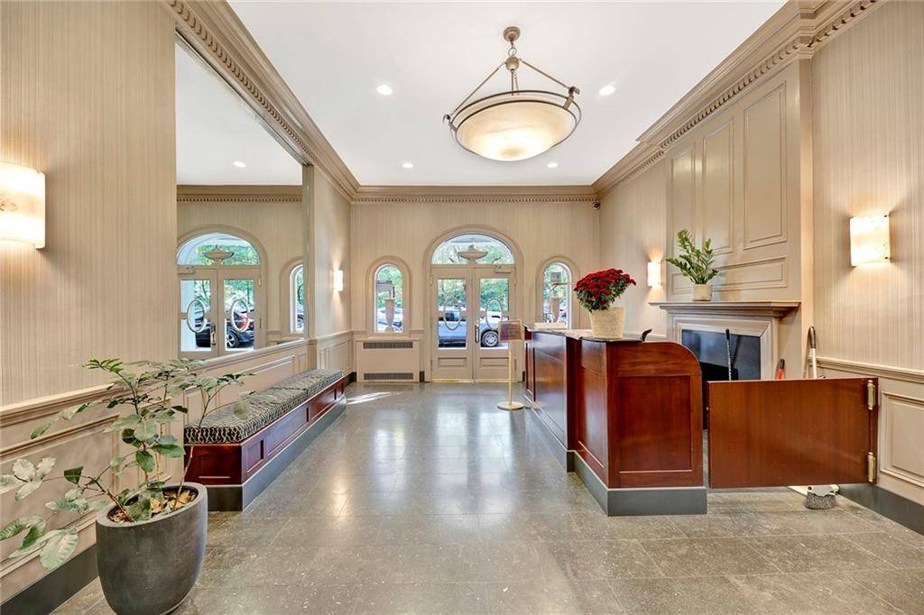 Brooklyn, NY 11217,25 Plaza ST West #2C