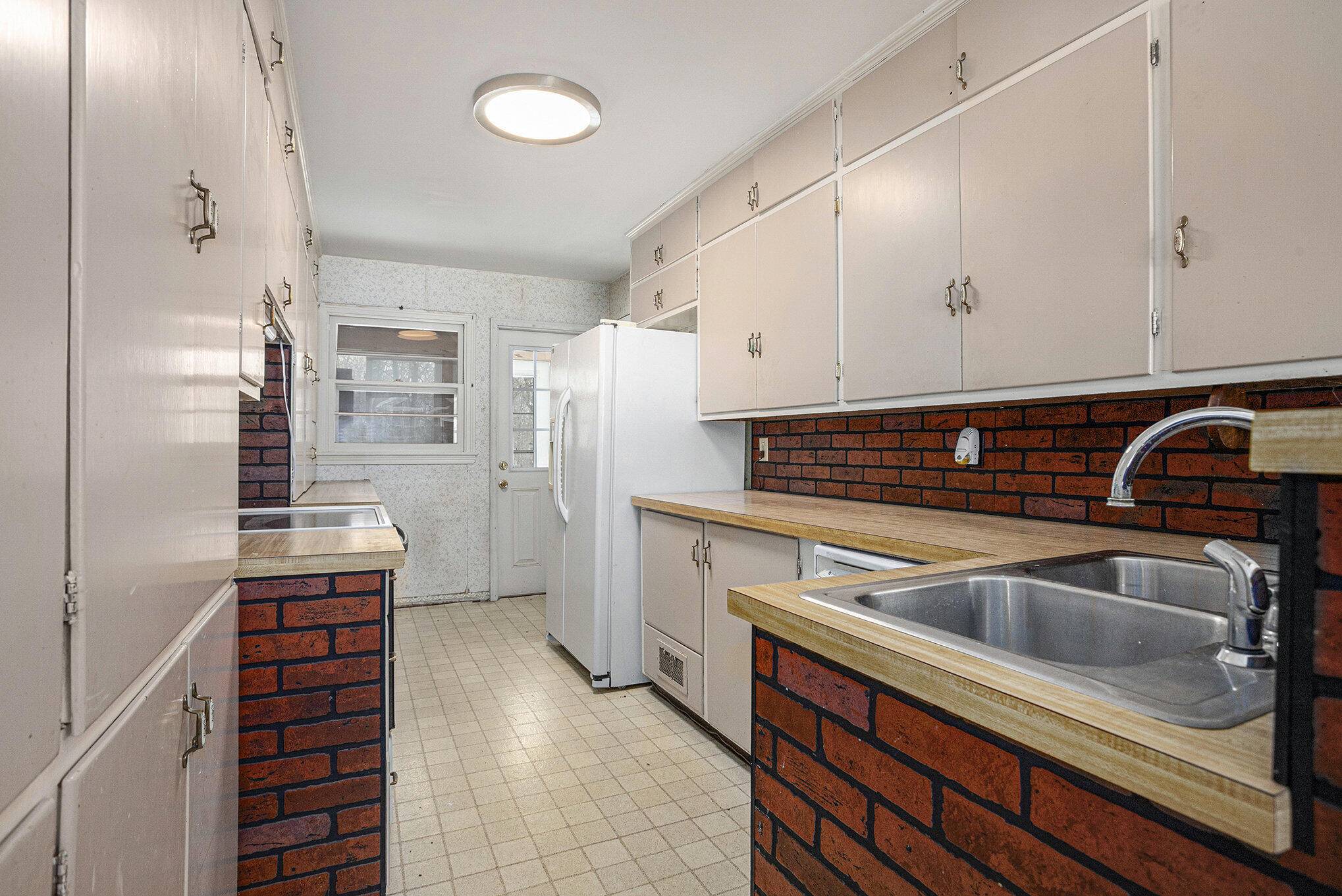 Allegan, MI 49010,557 Ely ST