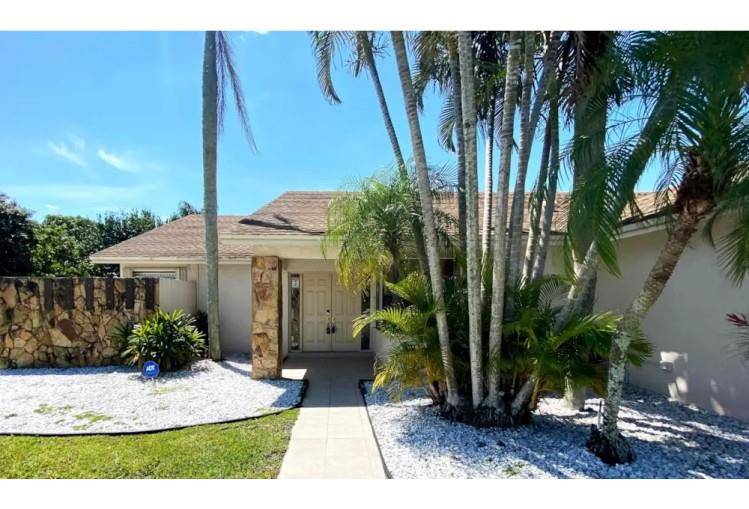Boca Raton, FL 33434,9811 Majorca Pl