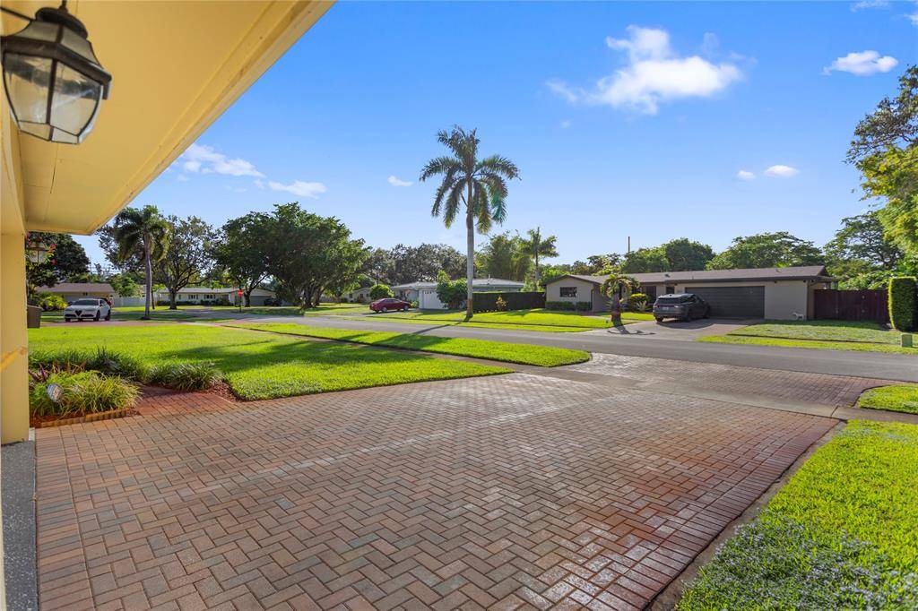 Plantation, FL 33317,820 Alamanda Ct
