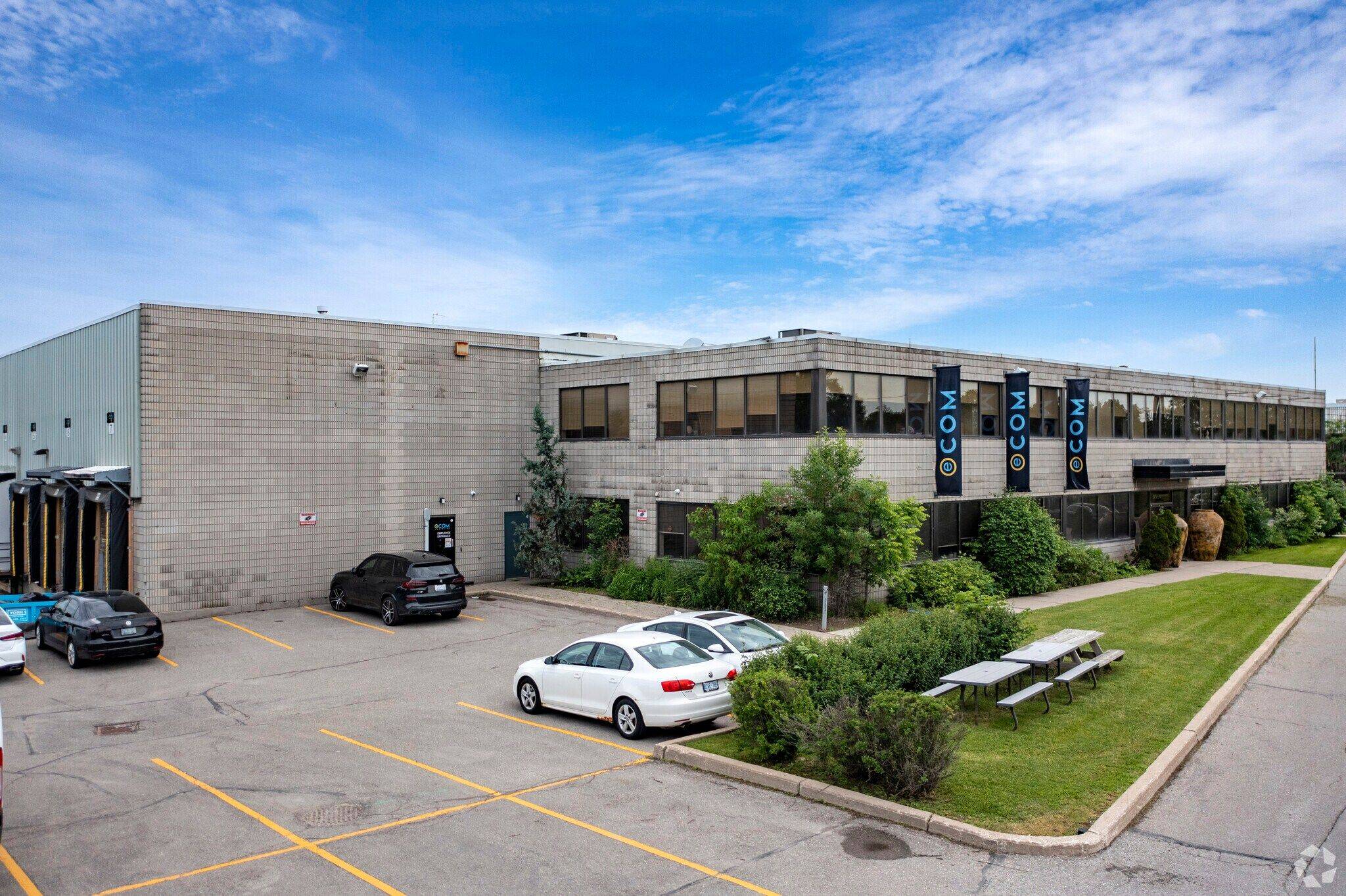 945 Wilson AVE #101, Toronto W05, ON M3K 1E8