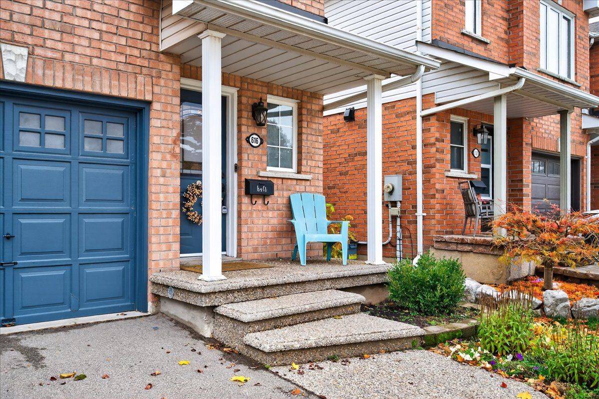 Burlington, ON L7L 7A1,616 Iris CT