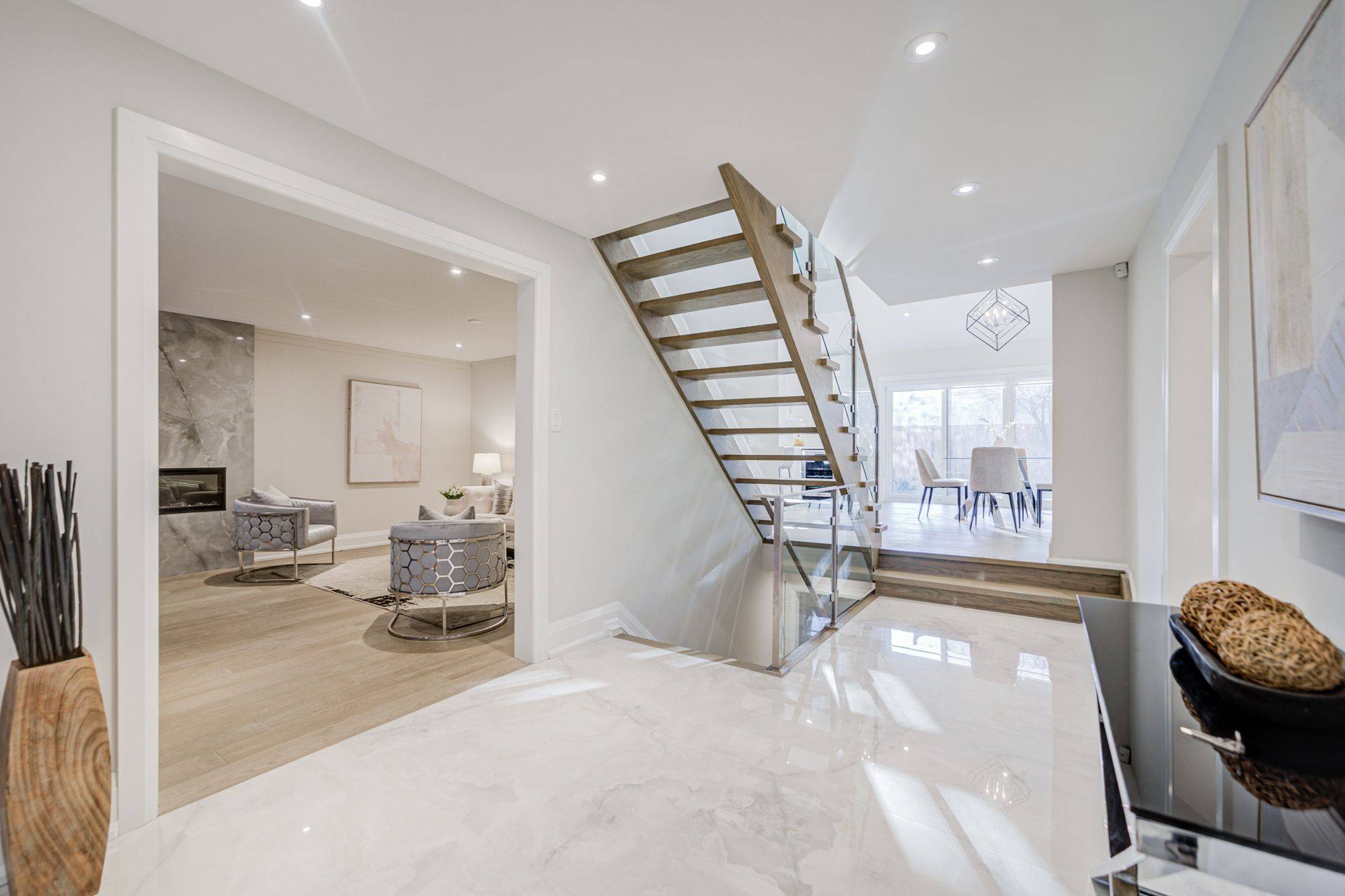 Toronto W09, ON M9R 2W4,34 Sheffley CRES