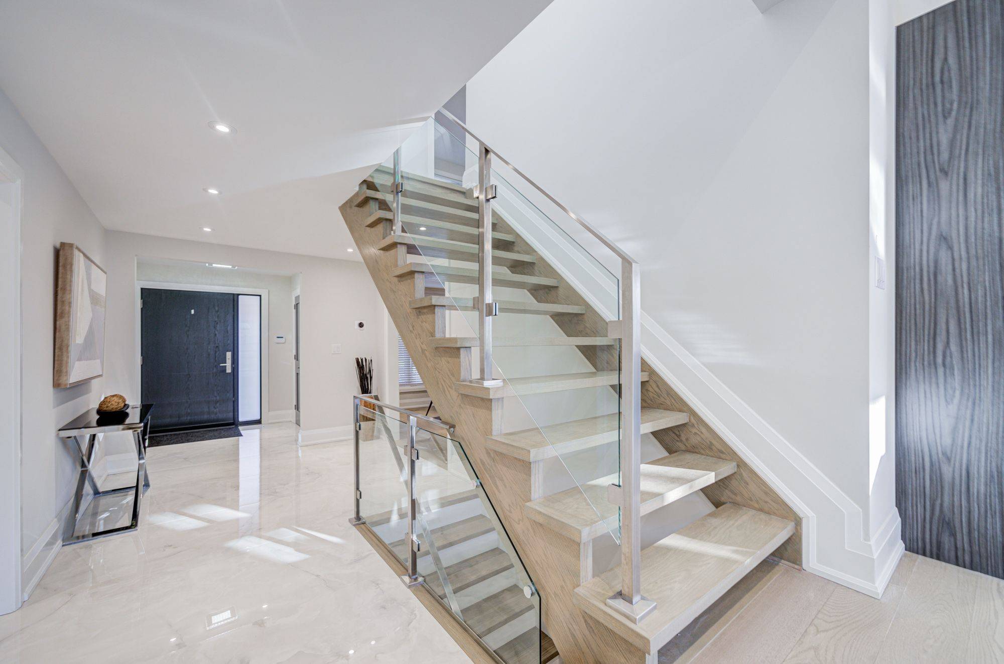 Toronto W09, ON M9R 2W4,34 Sheffley CRES