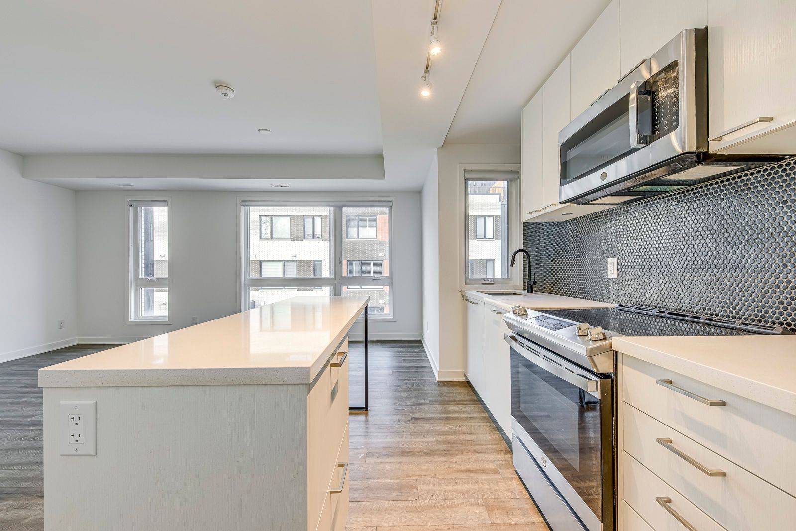 Toronto W03, ON M6N 0B5,30 Ed Clark Gardens BLVD #TH11