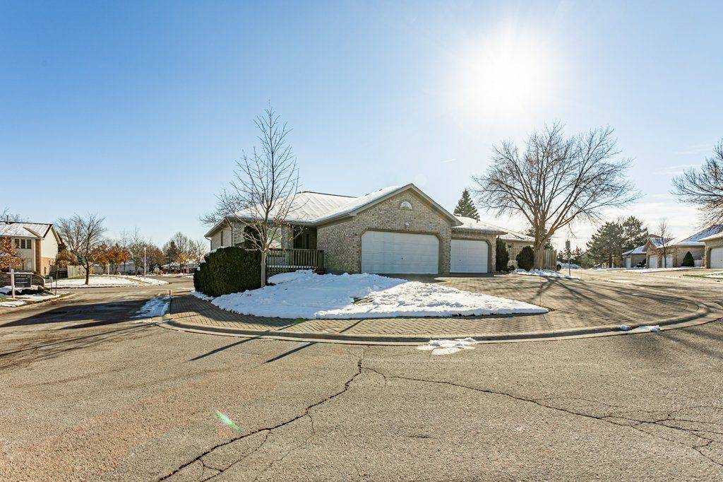 London South, ON N5Z 5B7,825 Shelborne ST #18