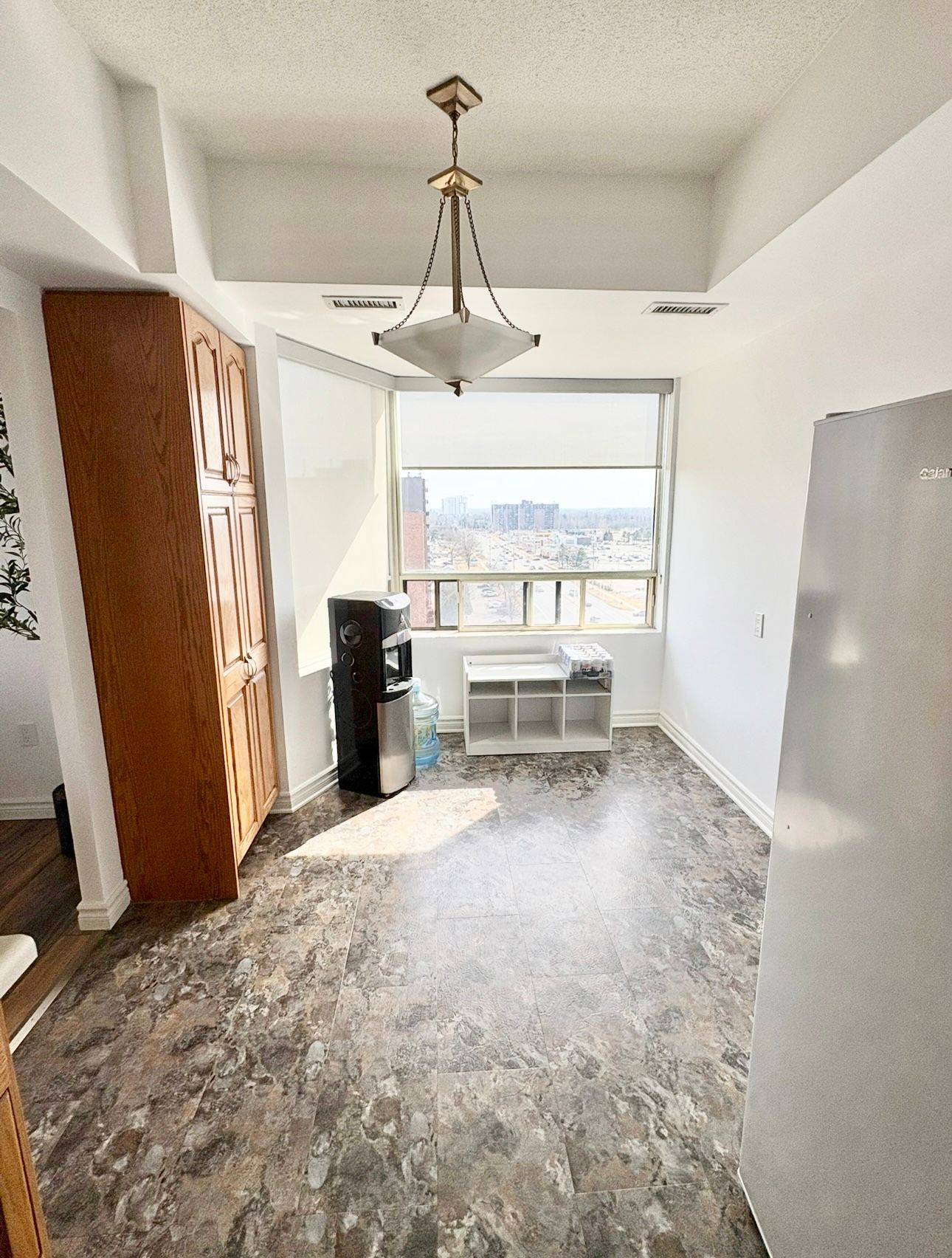 London South, ON N6K 4K3,744 Wonderland RD S #1206