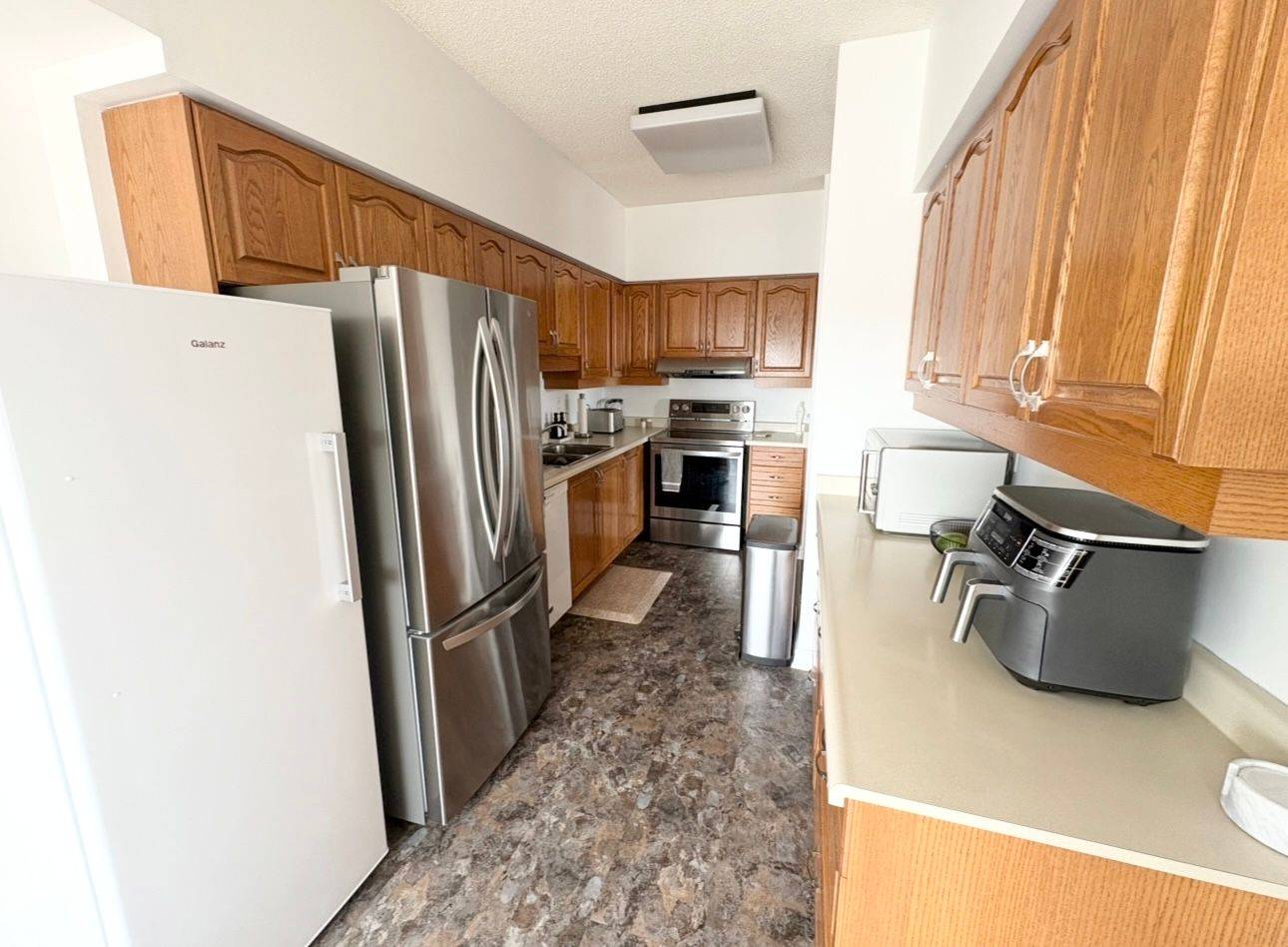 London South, ON N6K 4K3,744 Wonderland RD S #1206