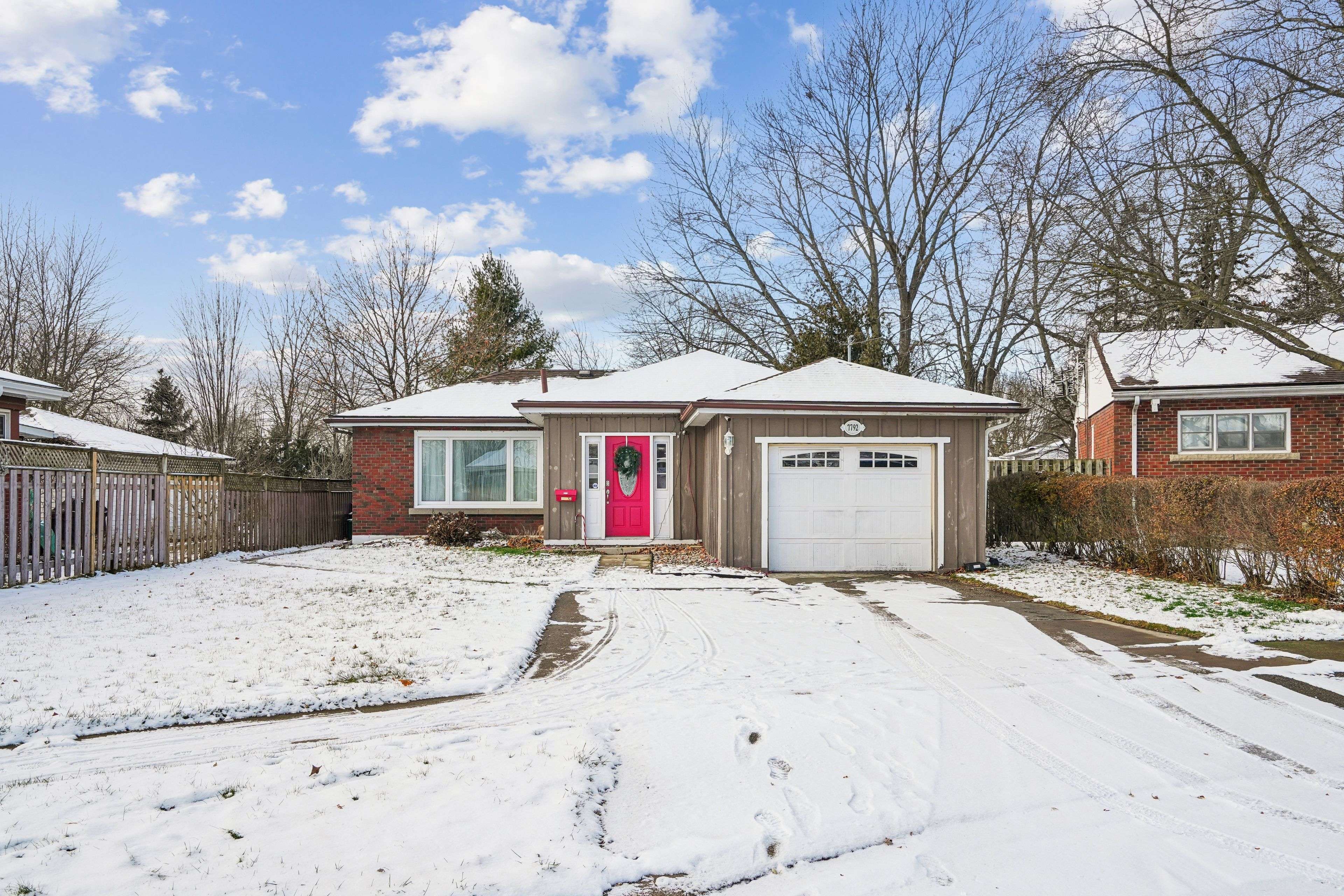 Niagara Falls, ON L2G 4S4,7792 Wilson CRES