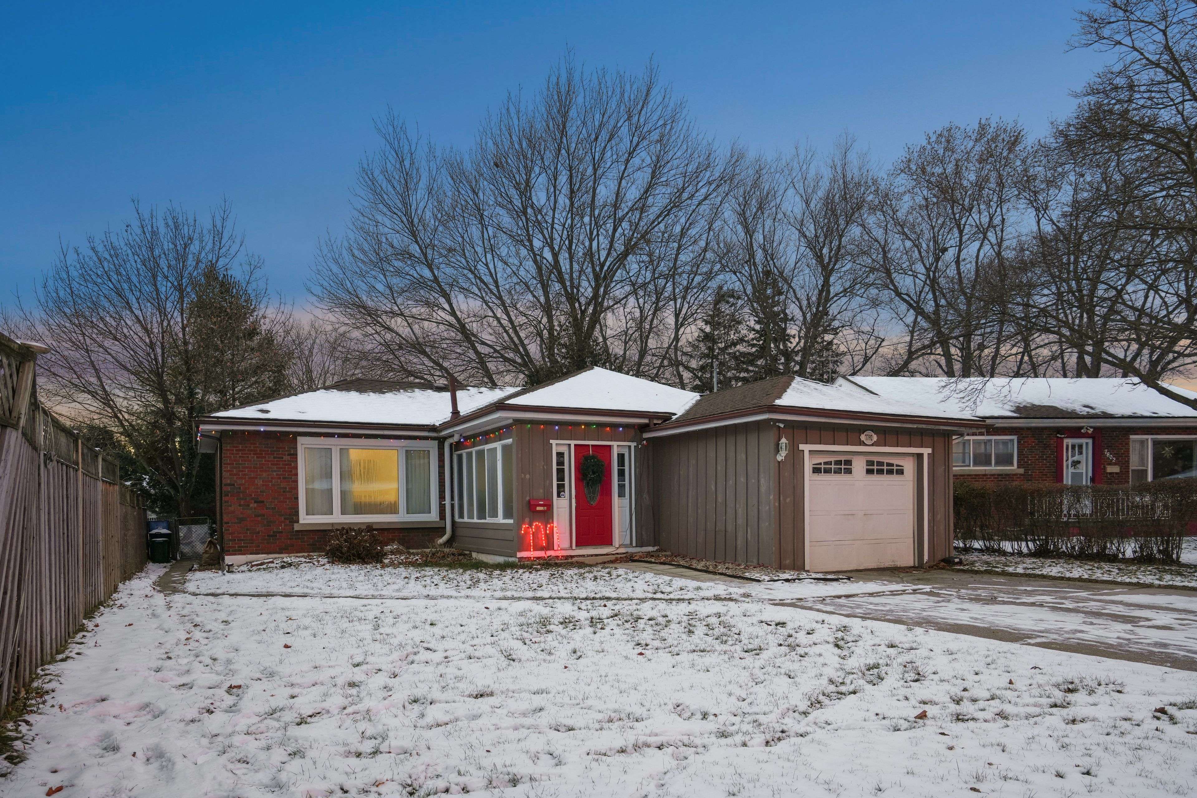 Niagara Falls, ON L2G 4S4,7792 Wilson CRES