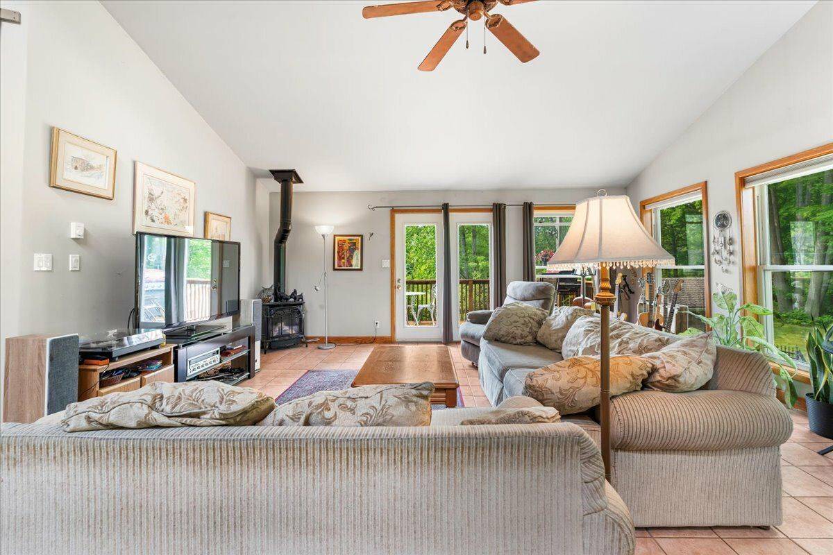 Quinte West, ON K8V 5P4,10 Fraserglen CT