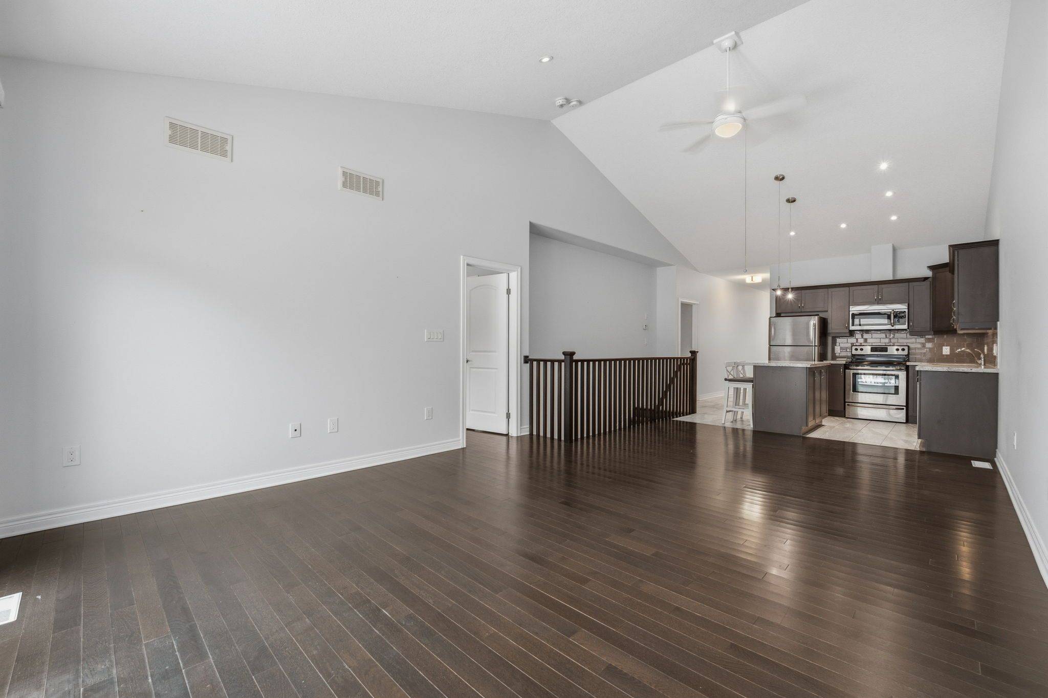 Niagara Falls, ON L2G 0G5,5490 Prince Edward AVE #8