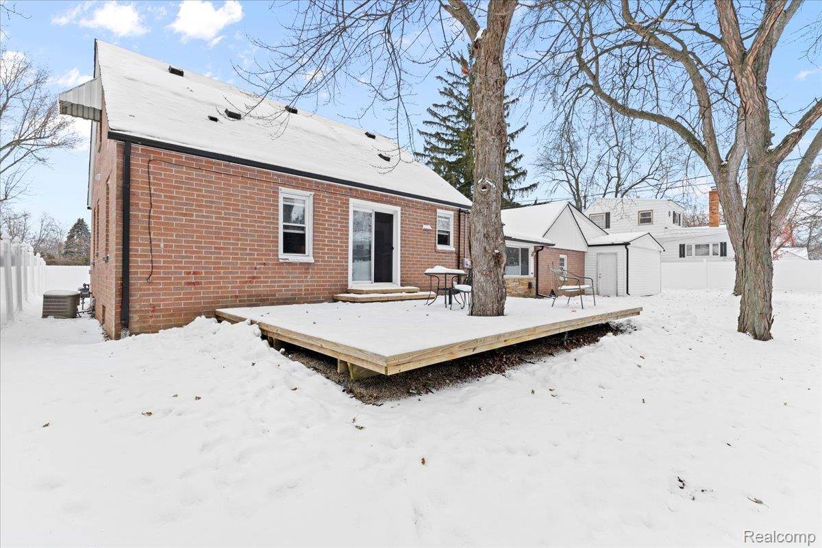 Waterford, MI 48328,4175 Motorway DR