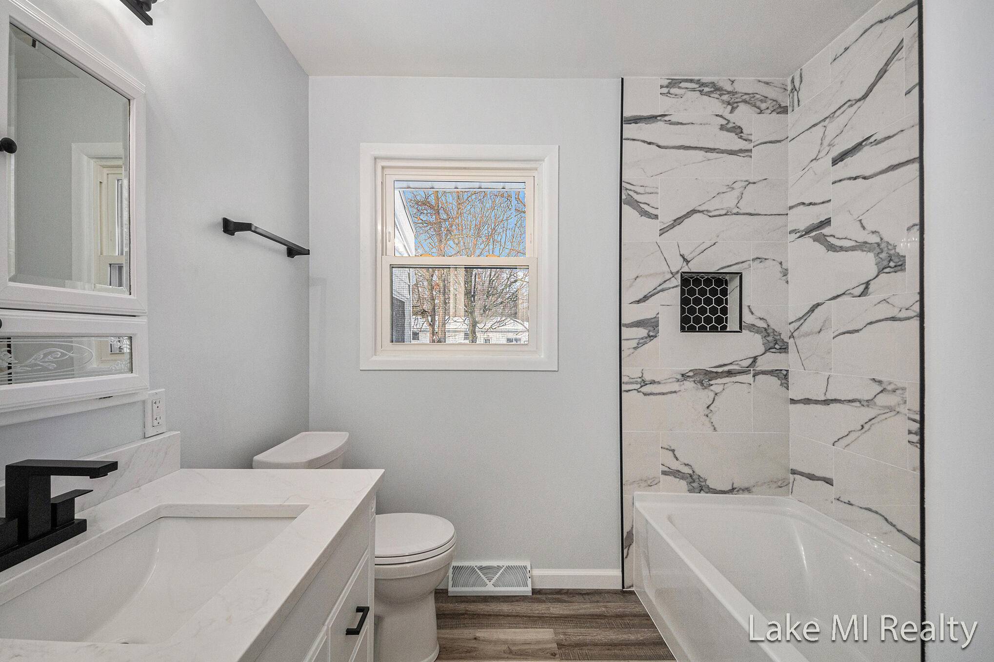 Jenison, MI 49428,1241 S Marymark DR