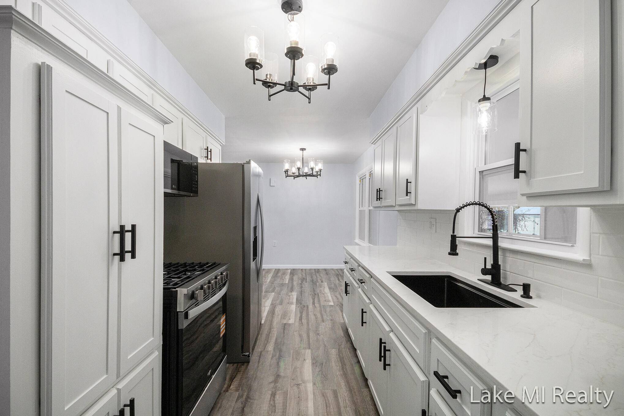 Jenison, MI 49428,1241 S Marymark DR