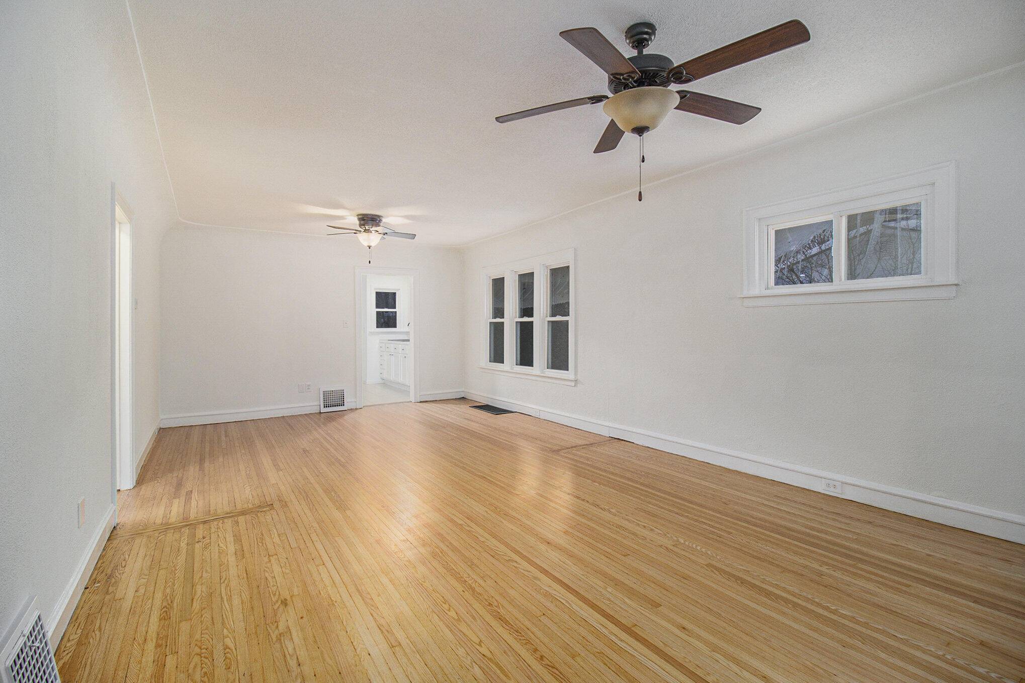 Muskegon, MI 49441,2214 Torrent ST