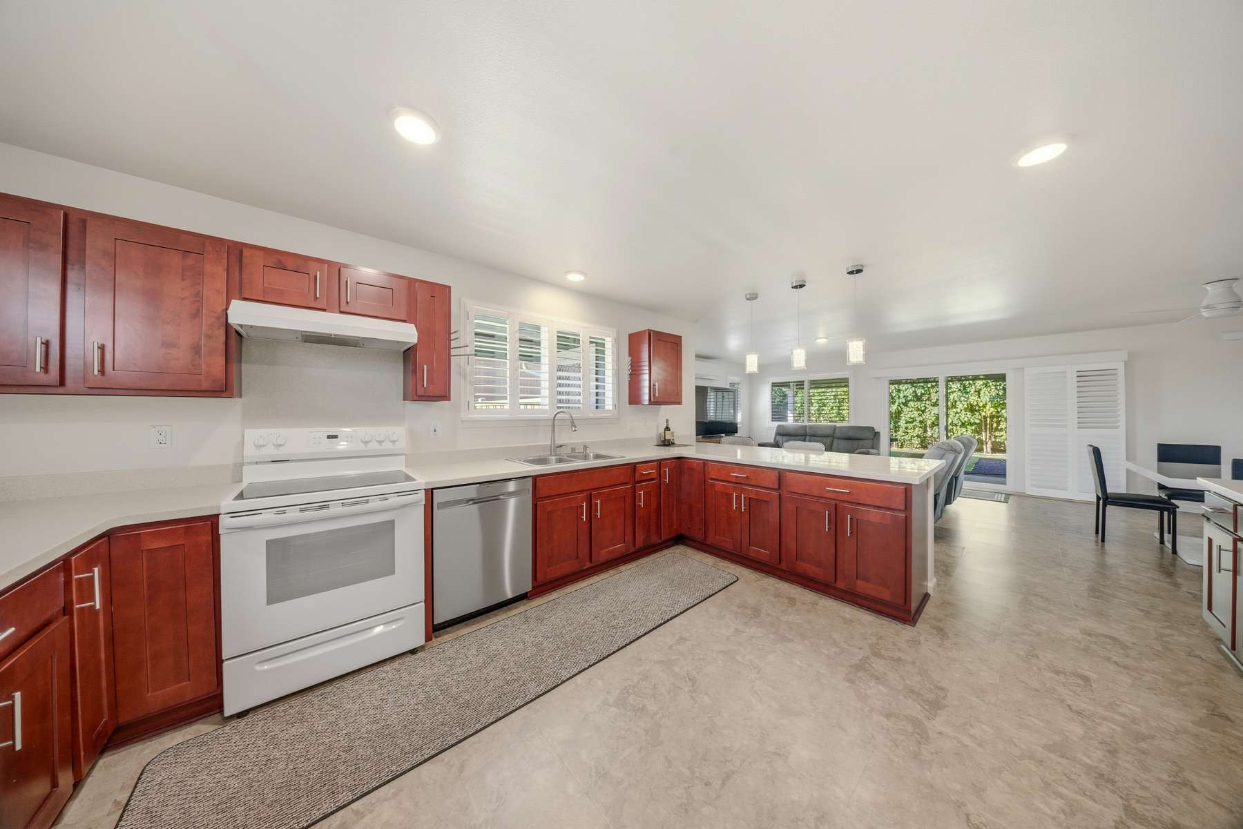 Lihue, HI 96766,4447 ILIOPUA PL