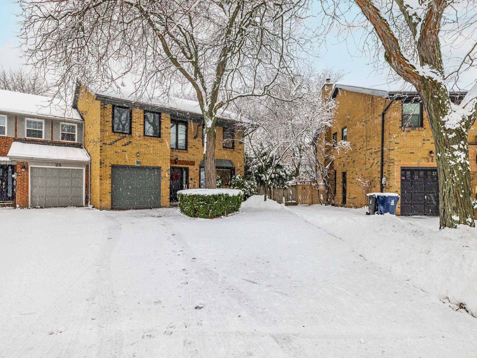 Toronto C14, ON M2N 6E1,30 Chiswell CRES