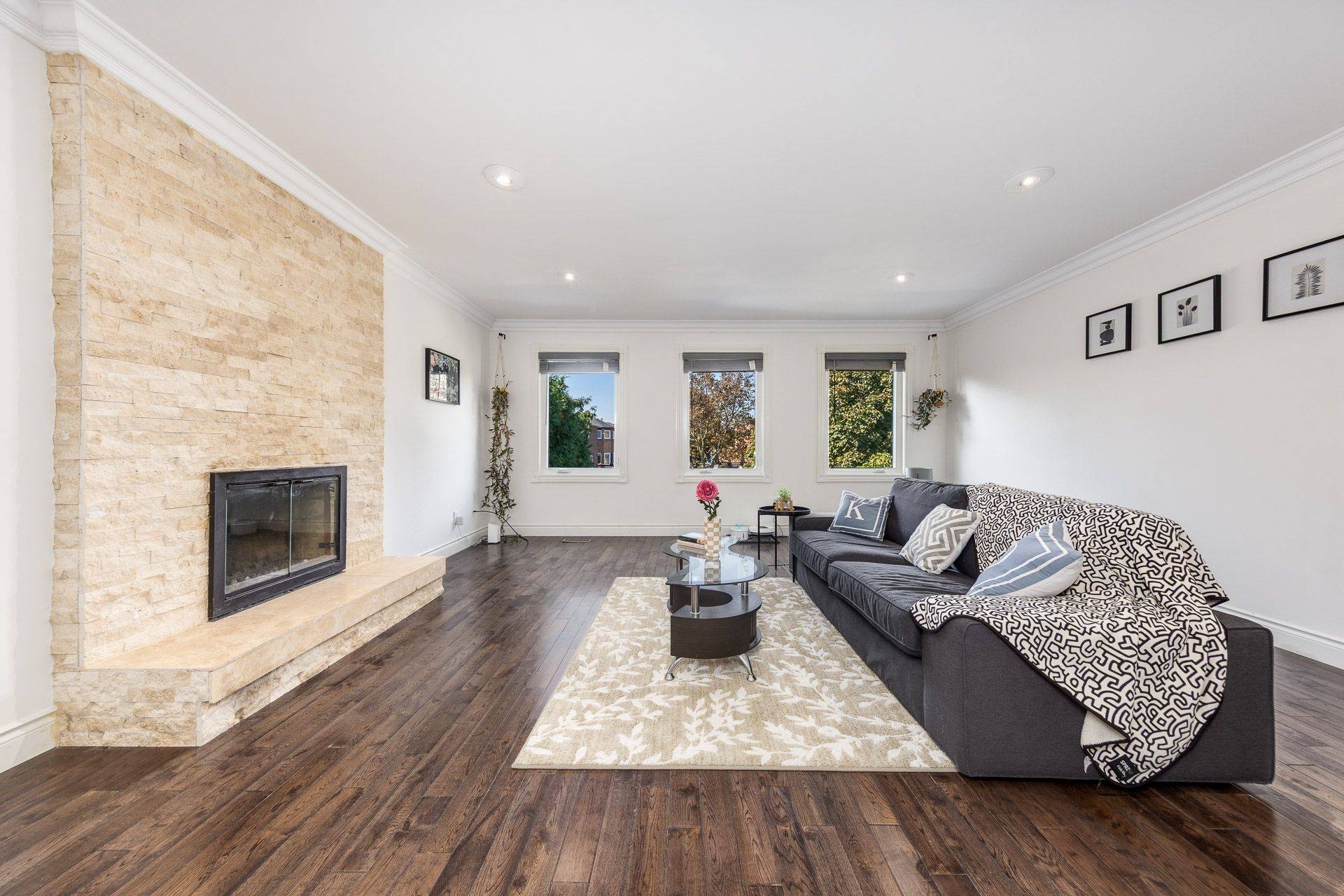 Vaughan, ON L4J 6P6,158 Millcroft WAY N