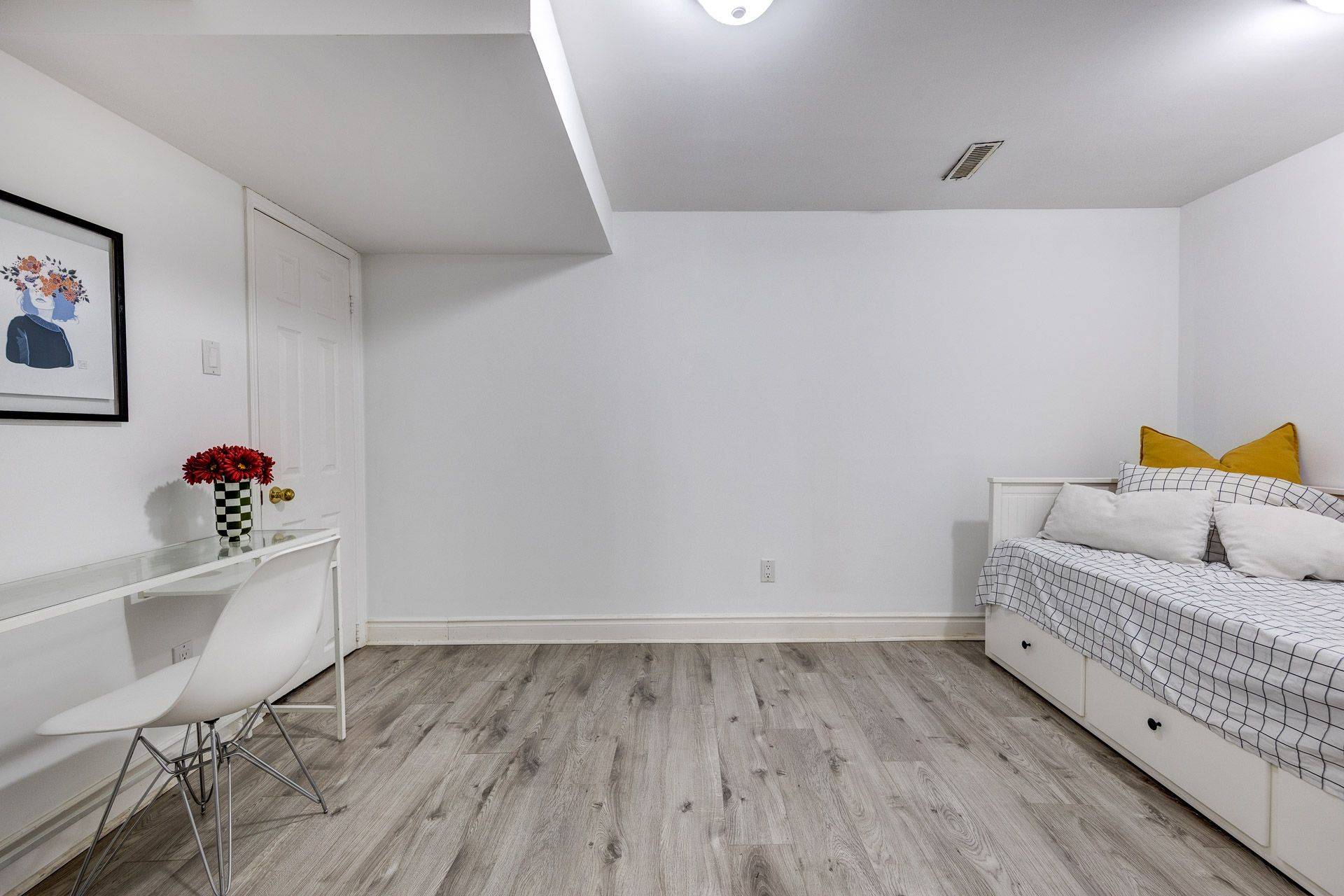 Vaughan, ON L4J 6P6,158 Millcroft WAY N