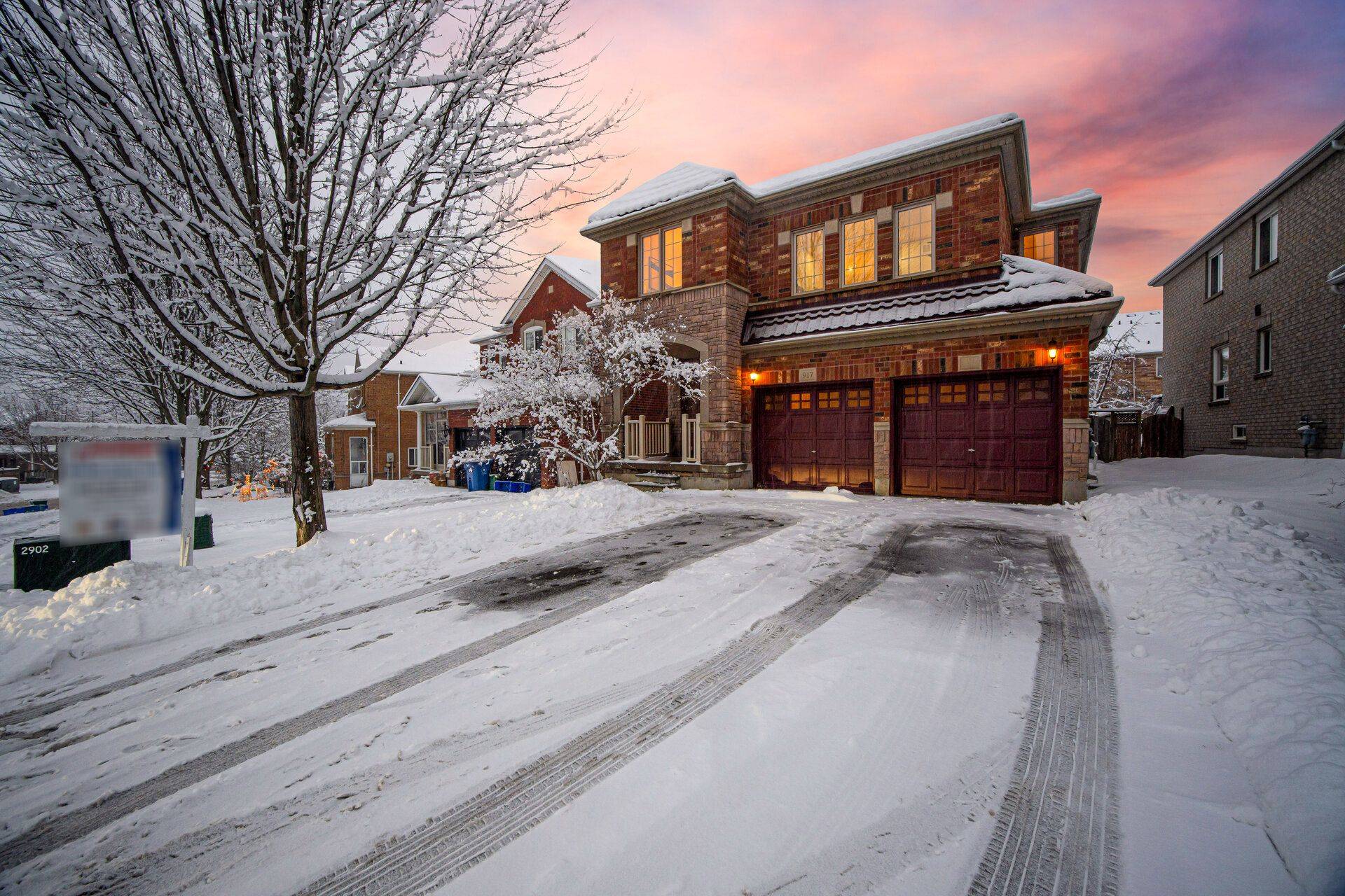 Newmarket, ON L3X 2Y8,917 Joe Persechini DR