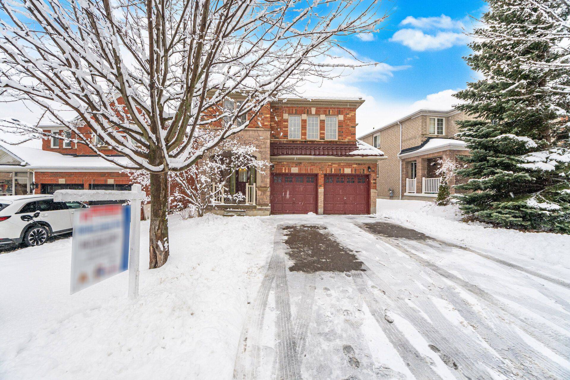 Newmarket, ON L3X 2Y8,917 Joe Persechini DR