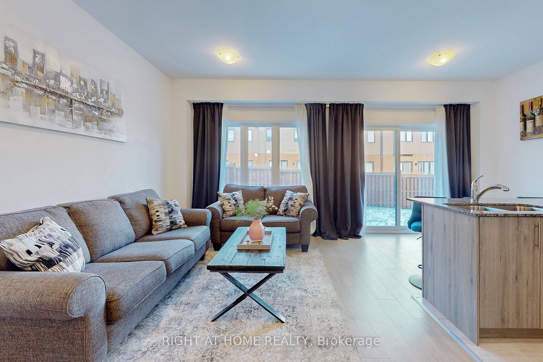 Barrie, ON L9J 0M5,98 Fairlane AVE