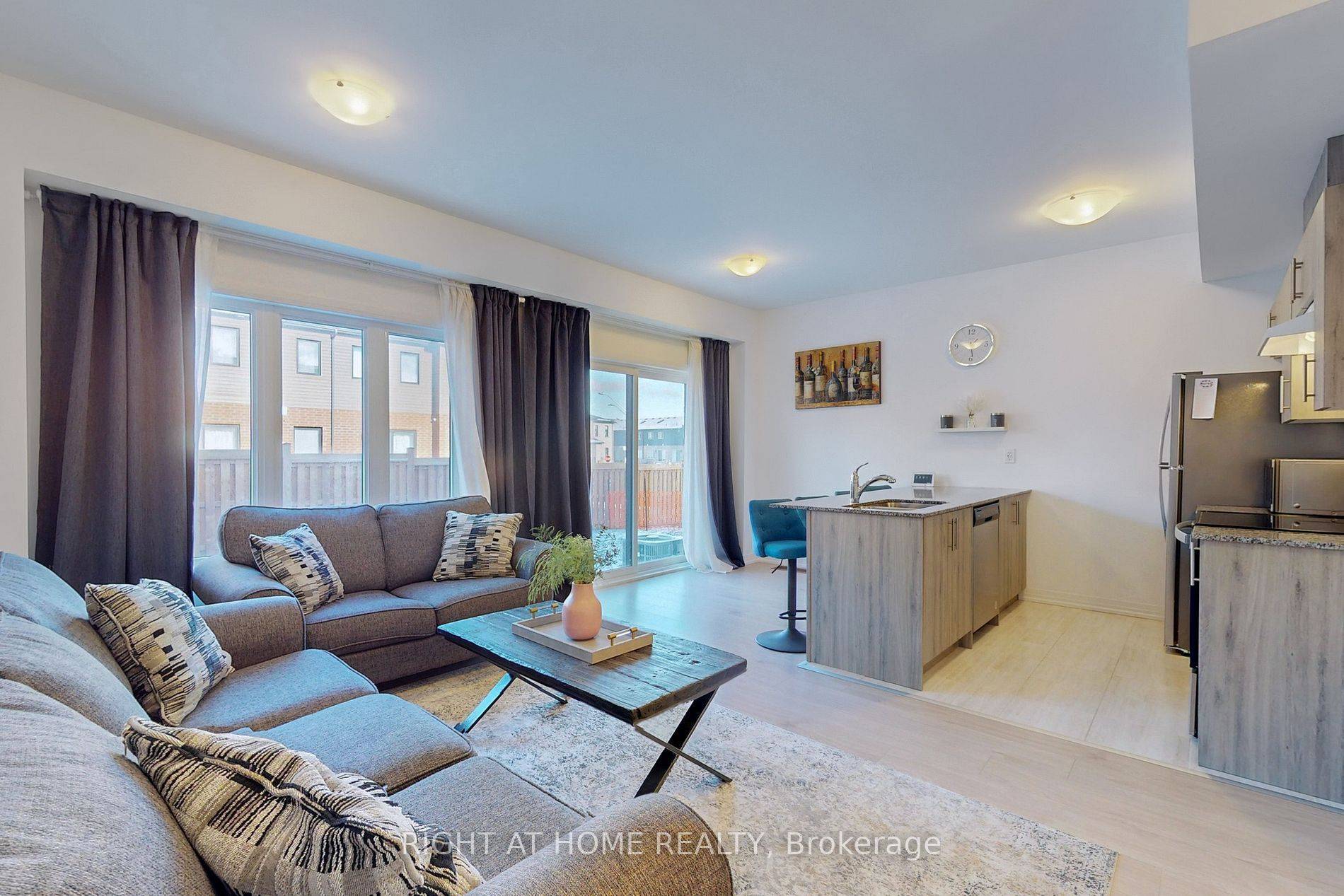 Barrie, ON L9J 0M5,98 Fairlane AVE