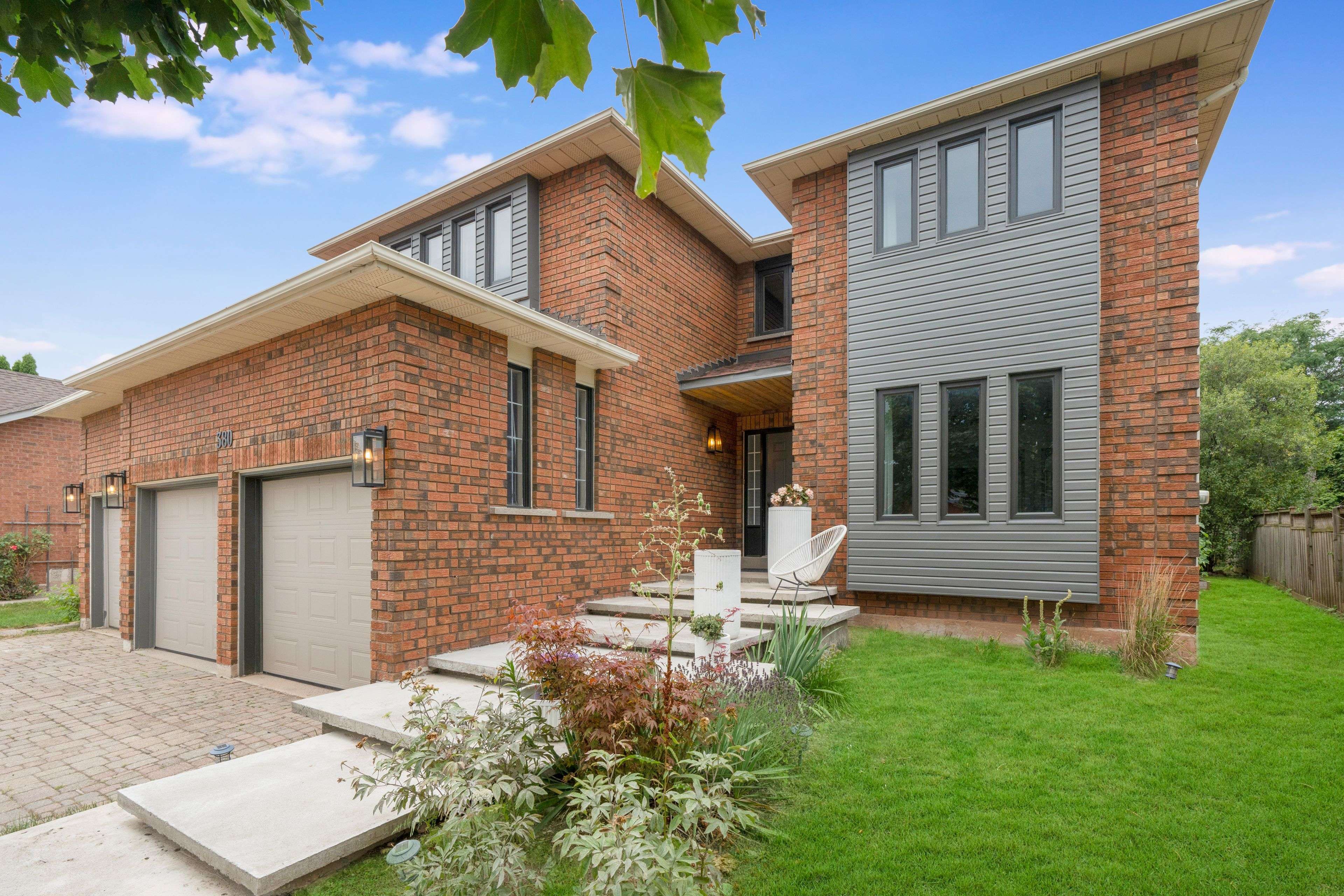 Oakville, ON L6H 5T7,380 Summerchase DR