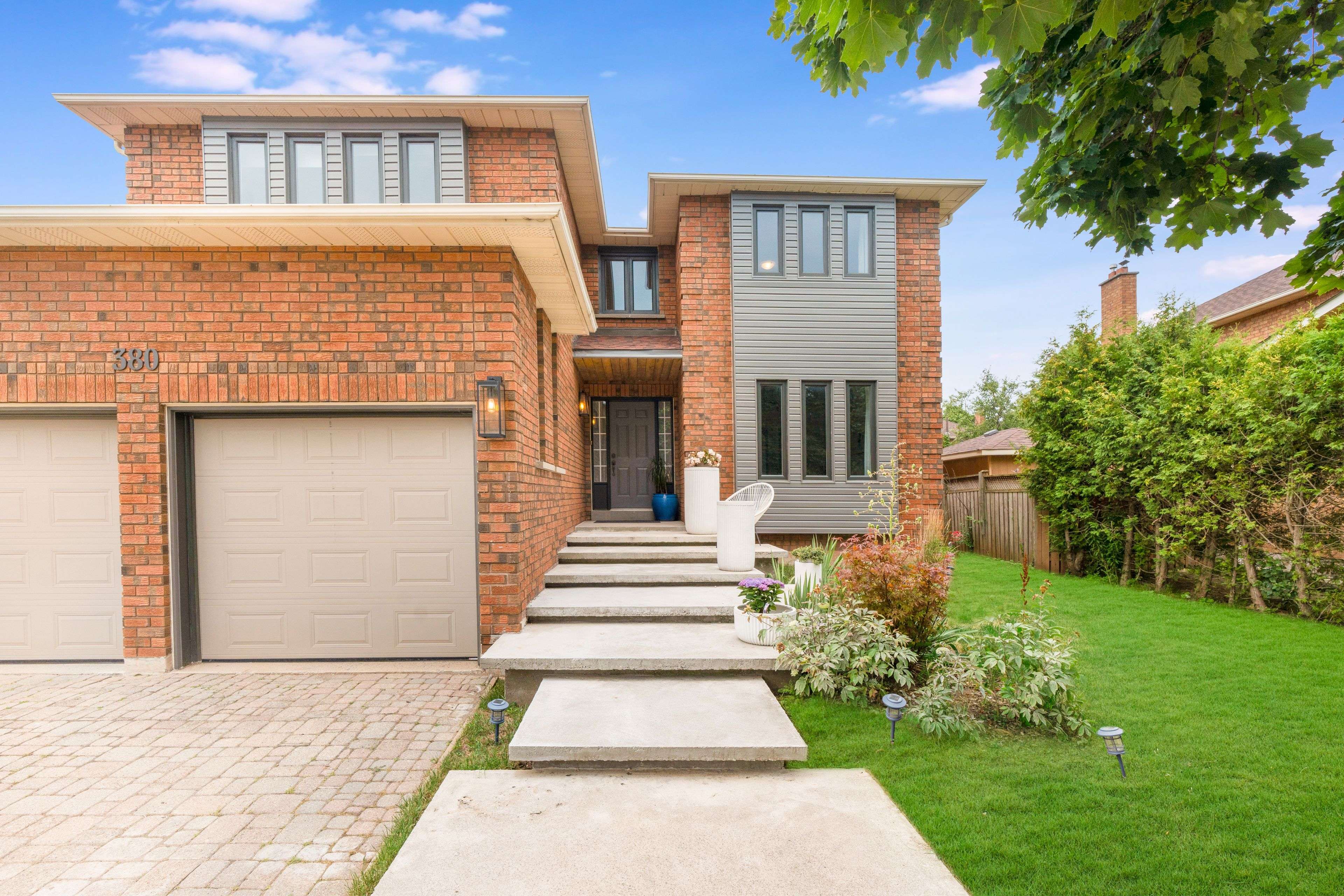 Oakville, ON L6H 5T7,380 Summerchase DR