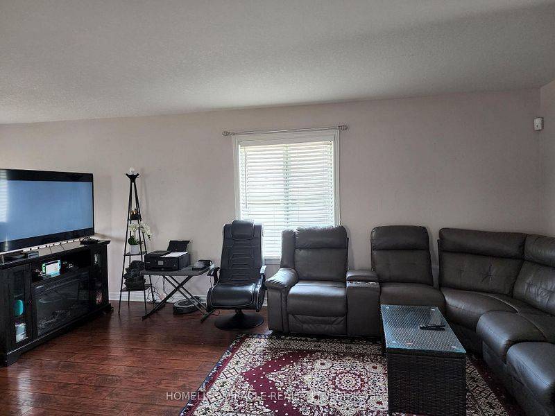 London East, ON N5V 4Y1,1859 Marconi BLVD