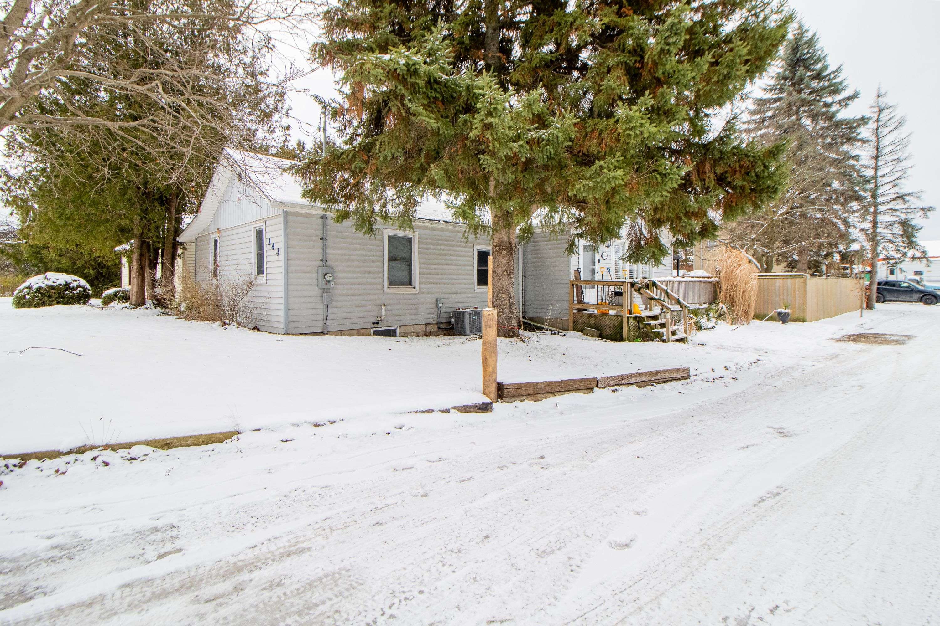 Ingersoll, ON N5C 3B3,144 Whiting ST