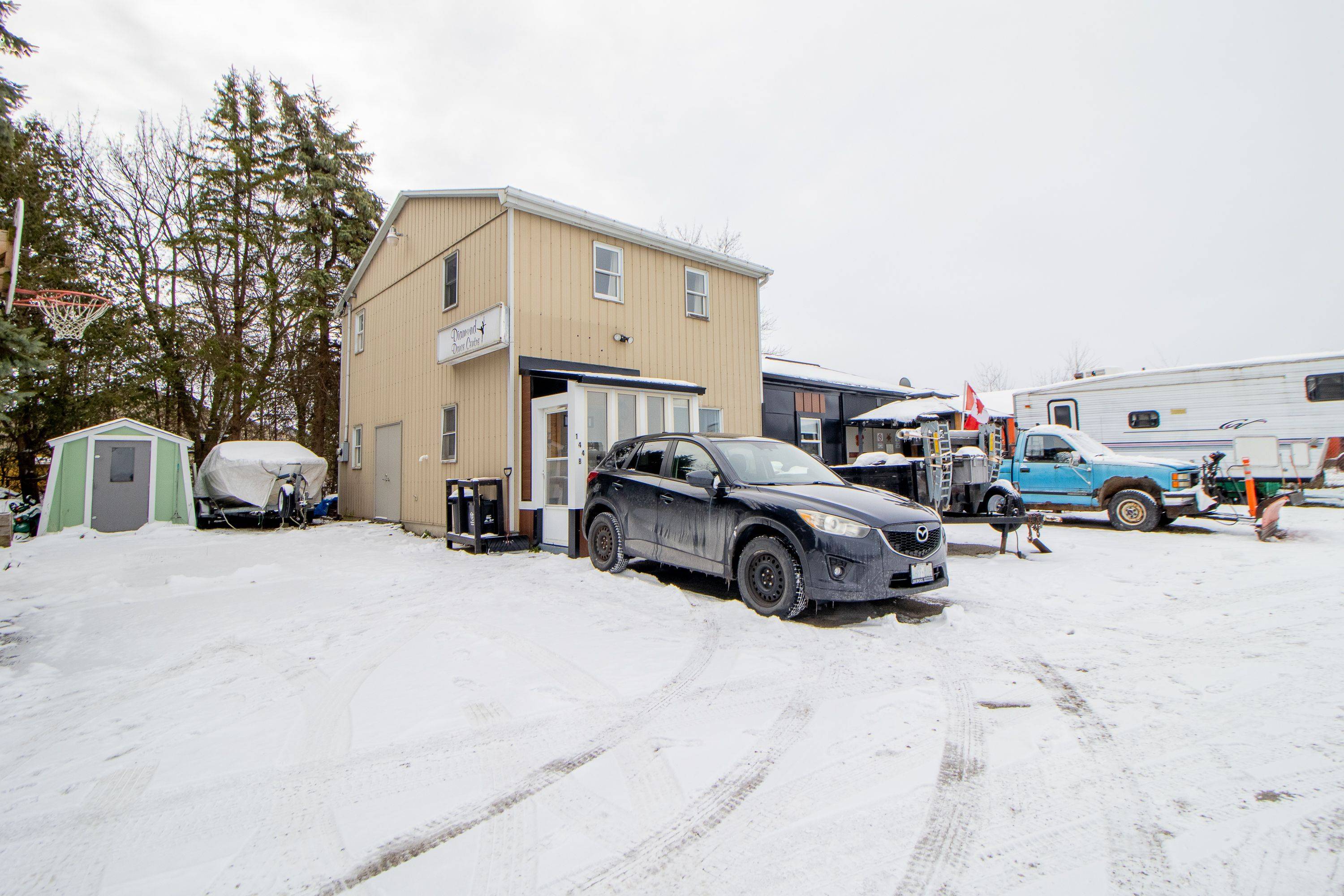 Ingersoll, ON N5C 3B3,144 Whiting ST