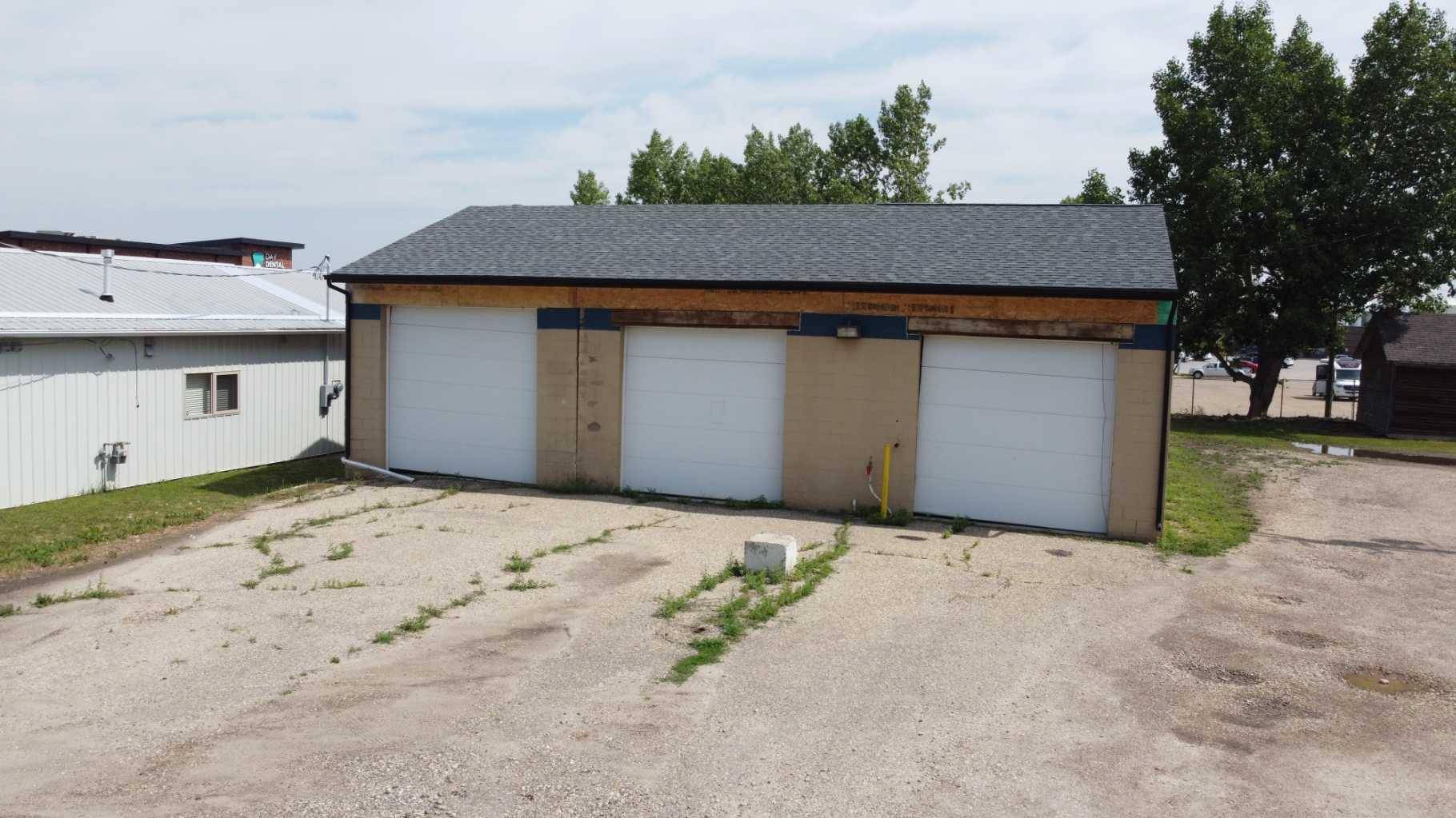 Innisfail, AB T4G 1R1,5120 49th AVE