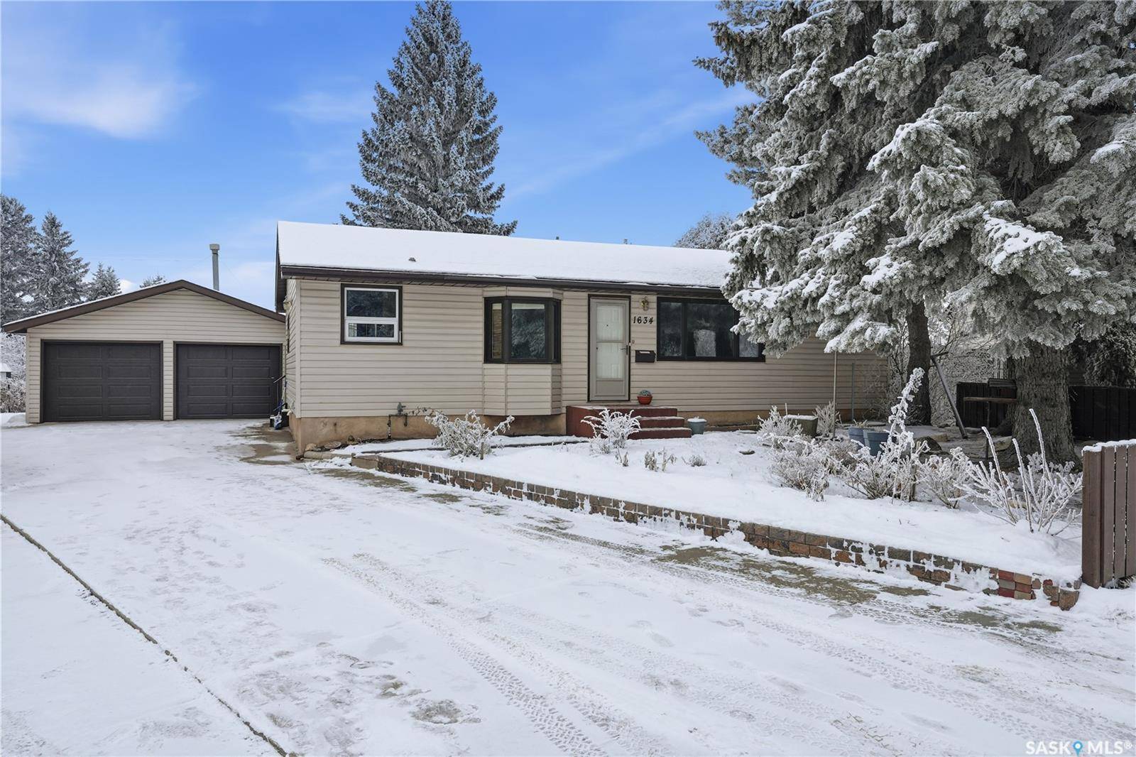 Saskatoon, SK S7M 3V3,1634 Bader CRESCENT