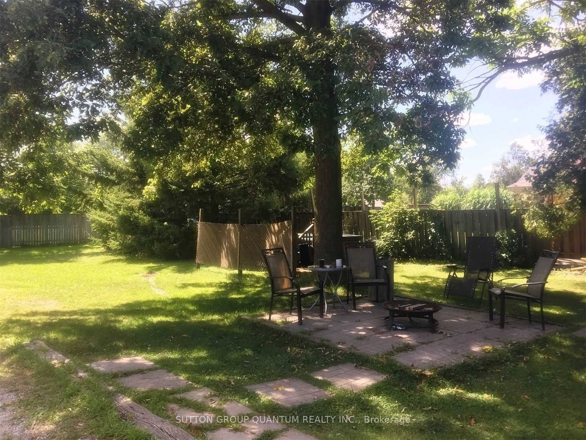 Mississauga, ON L5E 2M7,1142 Haig BLVD