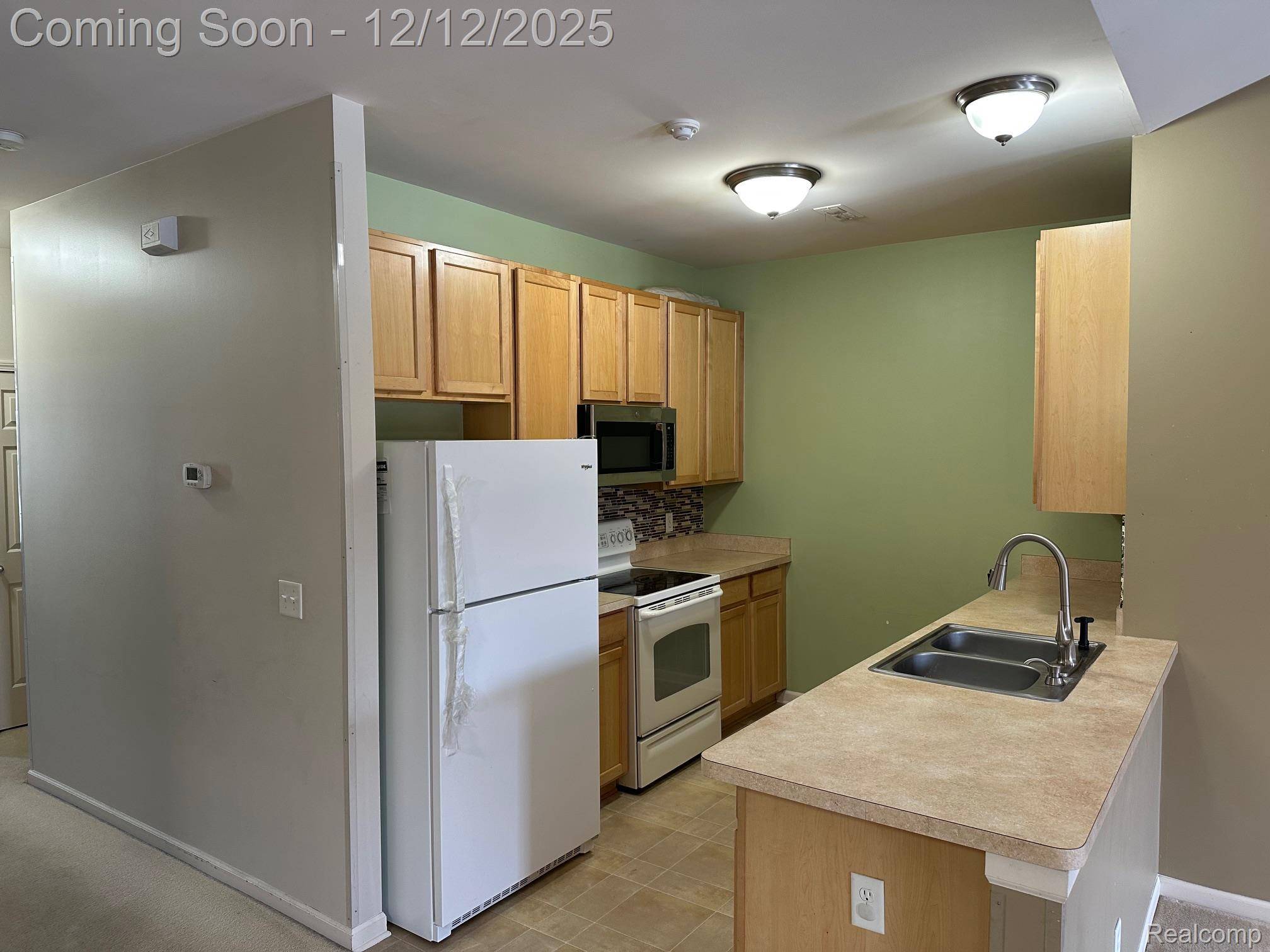 Canton, MI 48188,2395 Knollwood DR