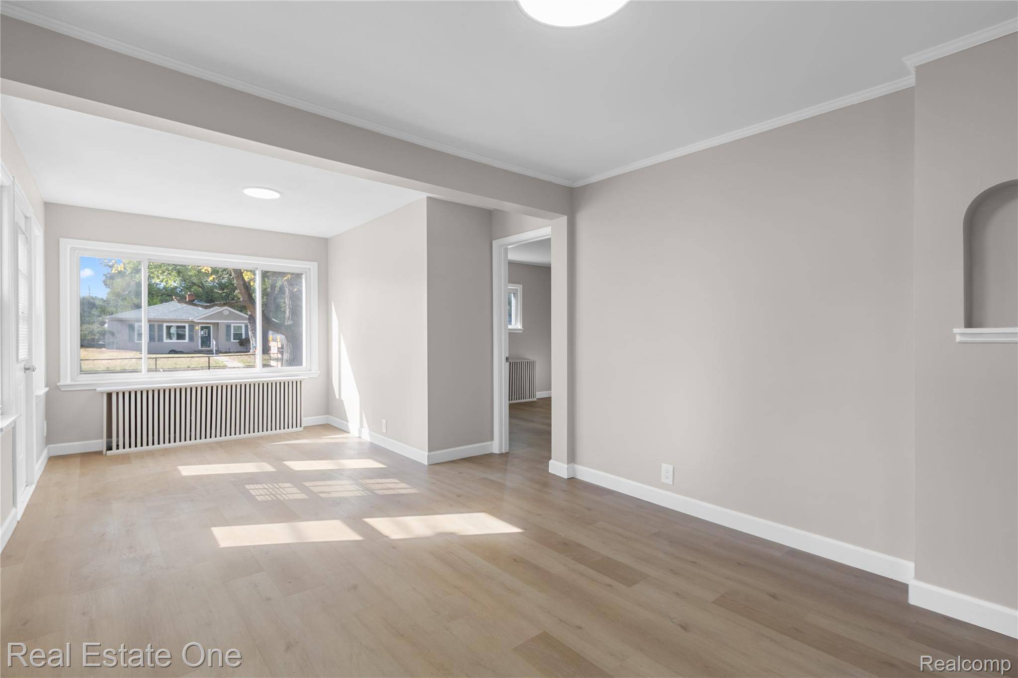 Livonia, MI 48152,18404 Deering ST