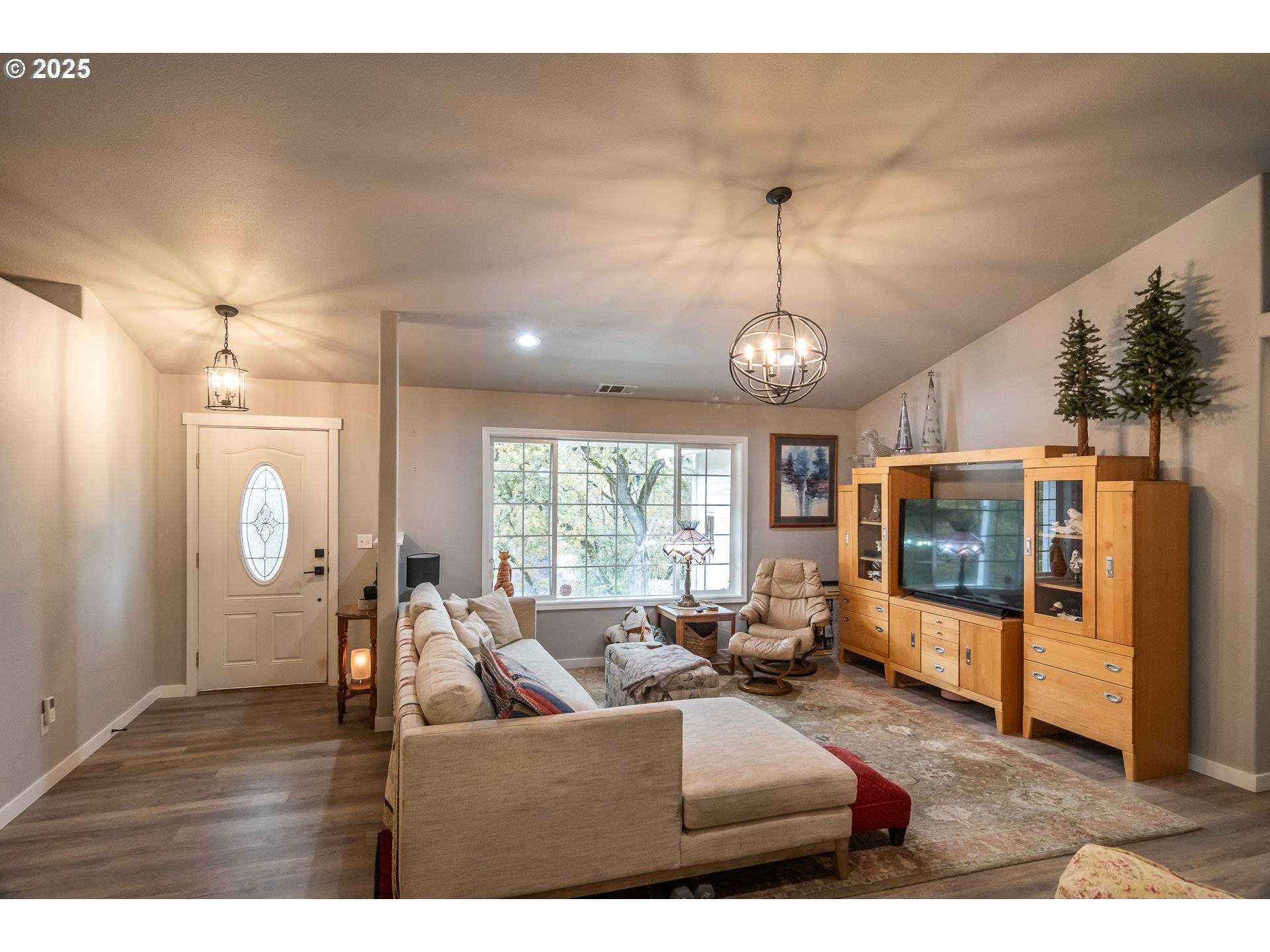 Roseburg, OR 97470,487 SE DOS GATOS CT